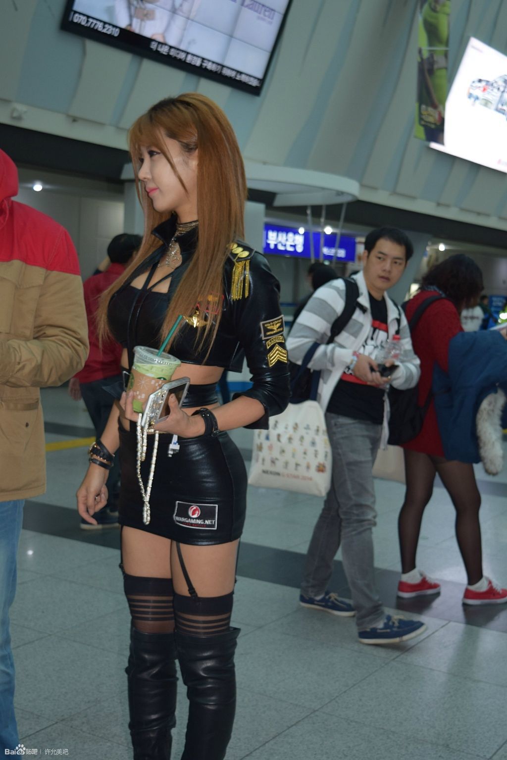 韩国Show GIRL美女许允美《游戏展》场外篇 图片合辑