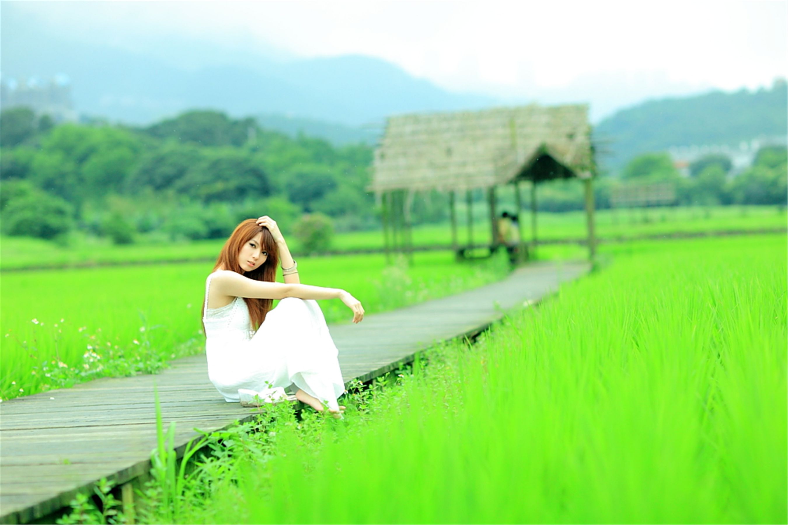 台湾正妹小静《农场初夏田园风光》唯美白裙系列 