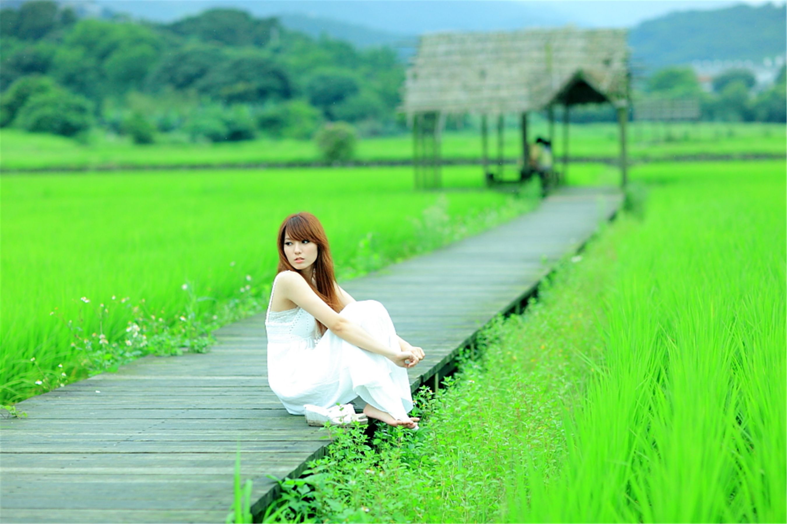 台湾正妹小静《农场初夏田园风光》唯美白裙系列 