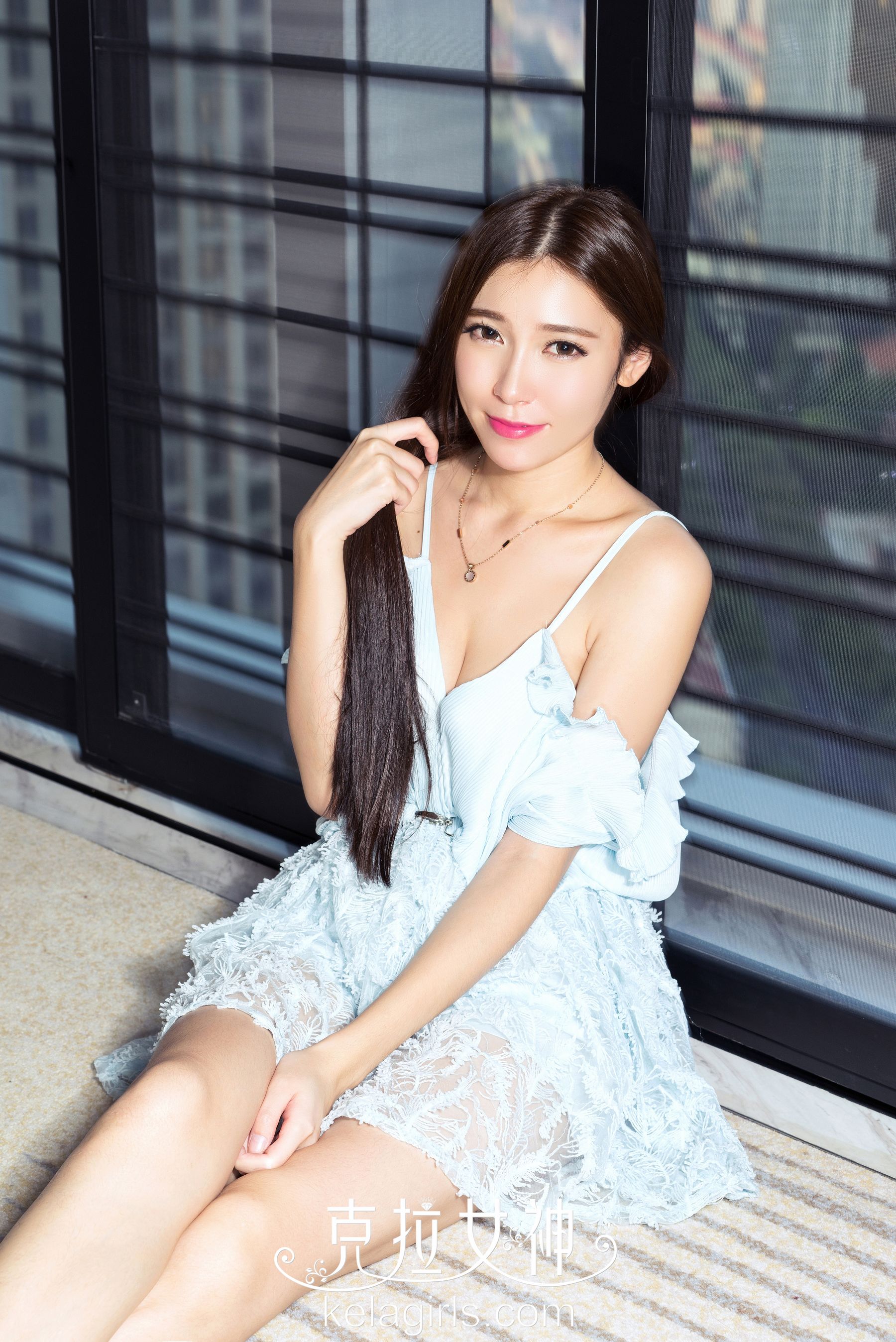七七《美腿皇后》 [克拉女神] 