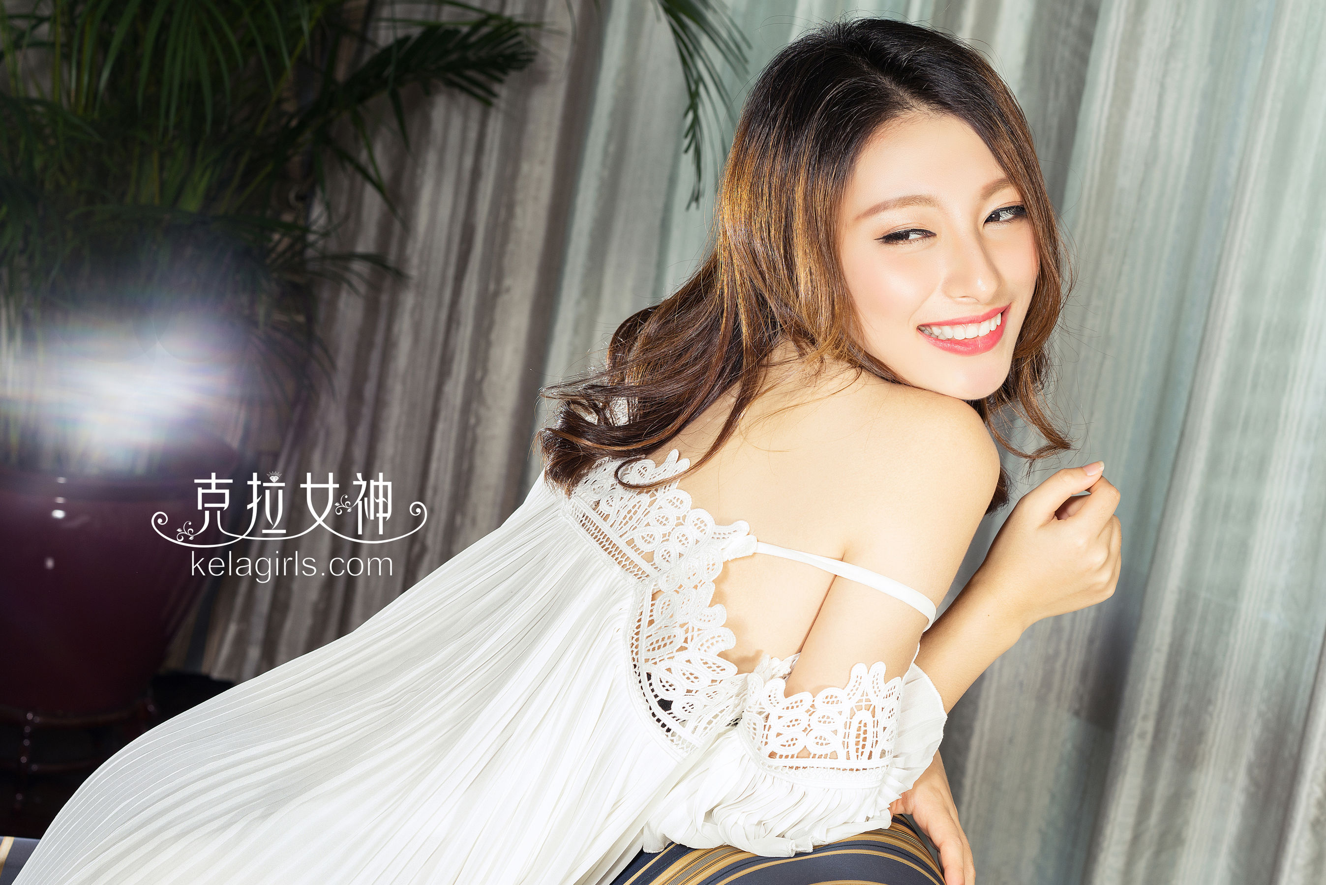 妮子《笑靥如花俏佳人》 [克拉女神] 