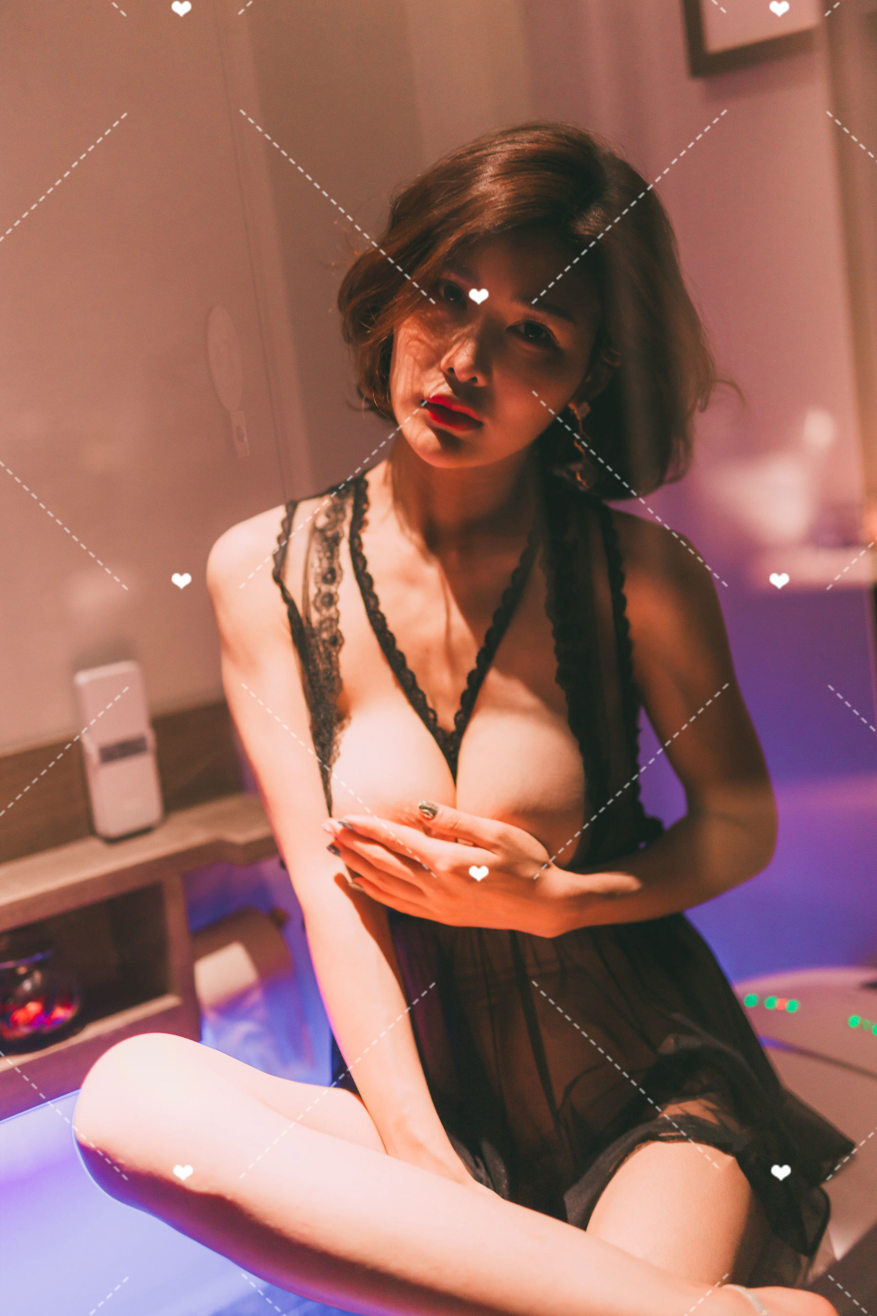 闫盼盼 2018年7月写真《透视》