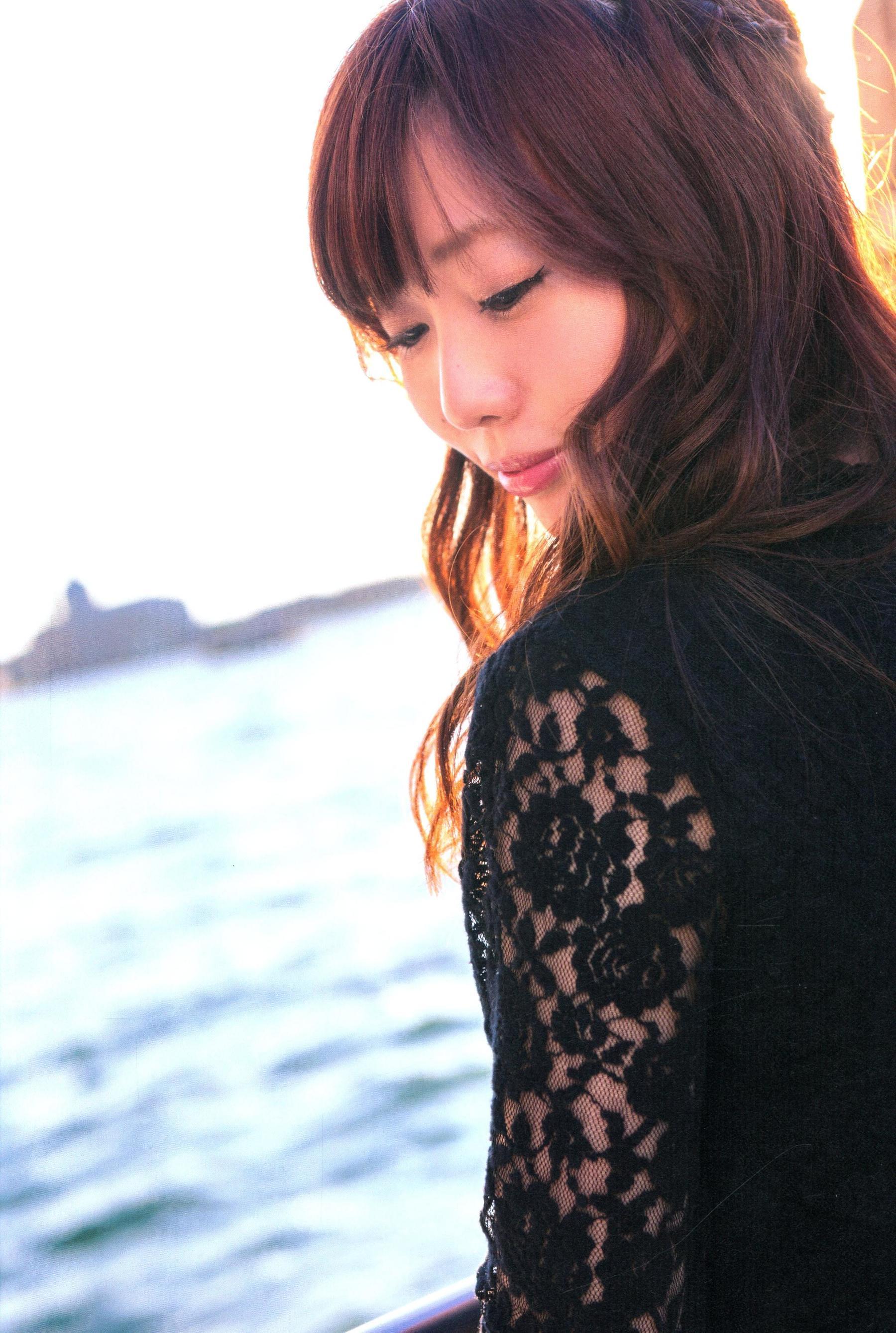 楠田亜衣奈 ファーストソロ写真集「くすくすくっすん」