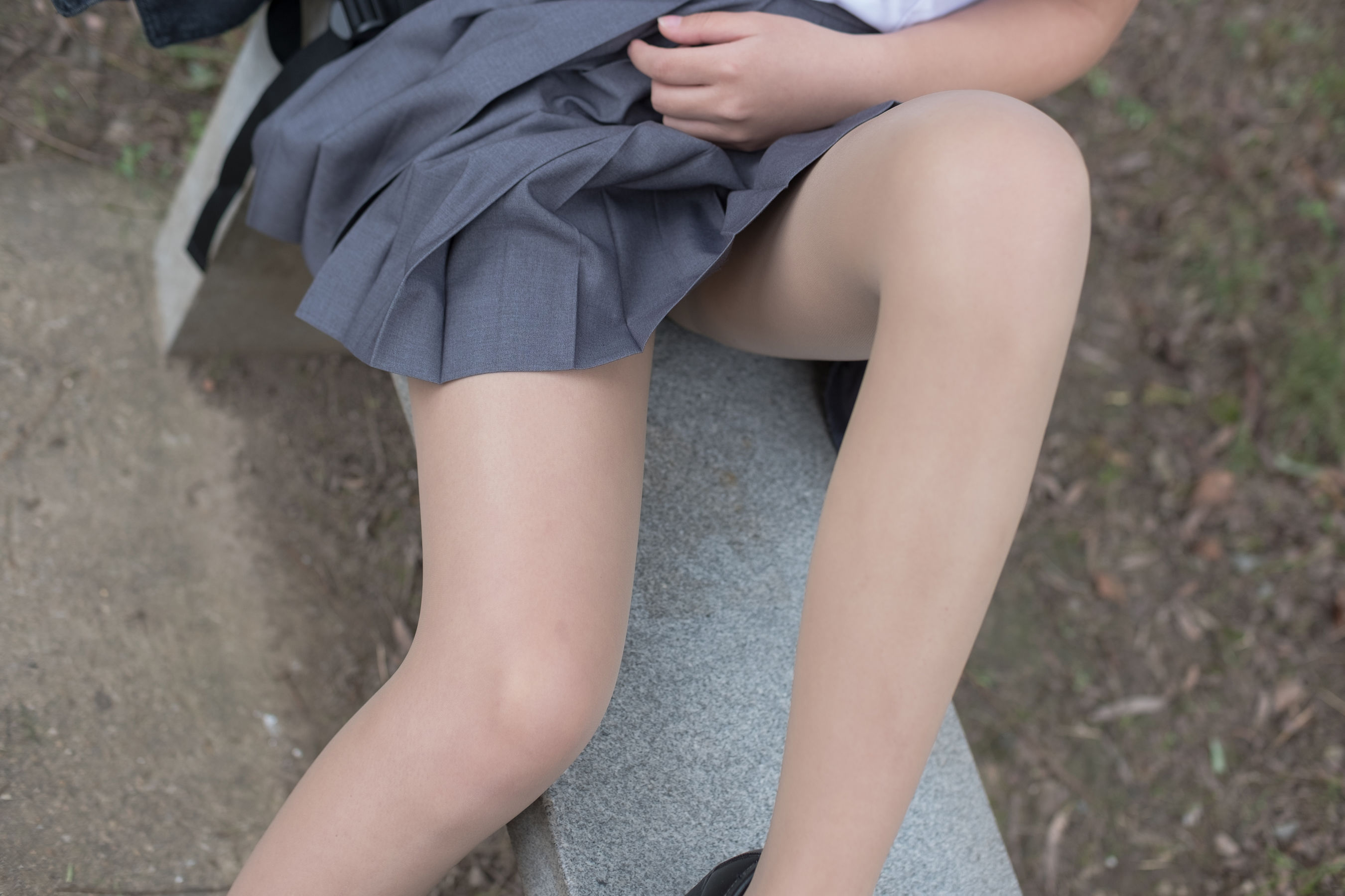 [森萝财团] BETA-008 学妹户外肉丝美足