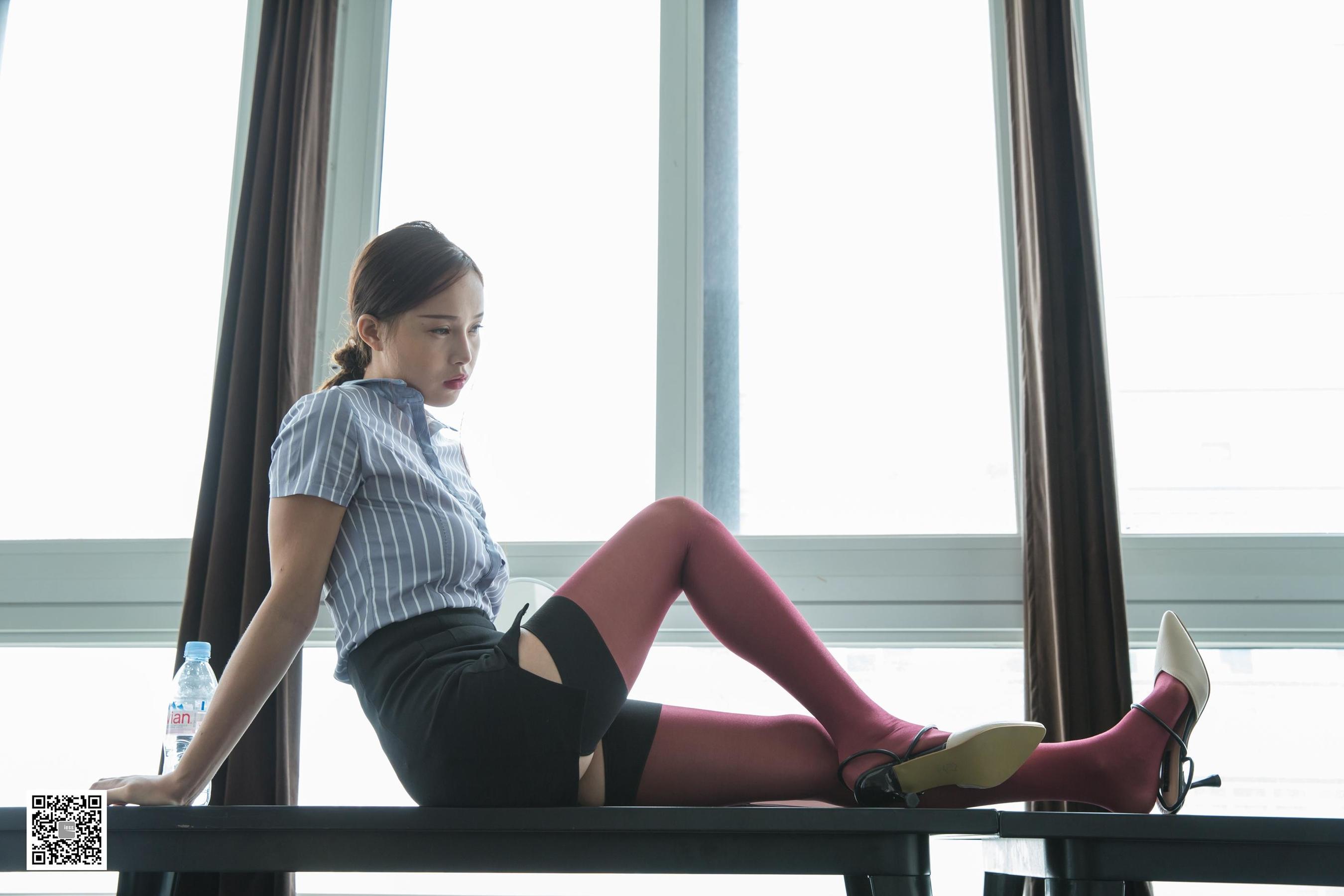 [异思趣向IESS] 模特 小羽 《初六小羽红丝溜溜》