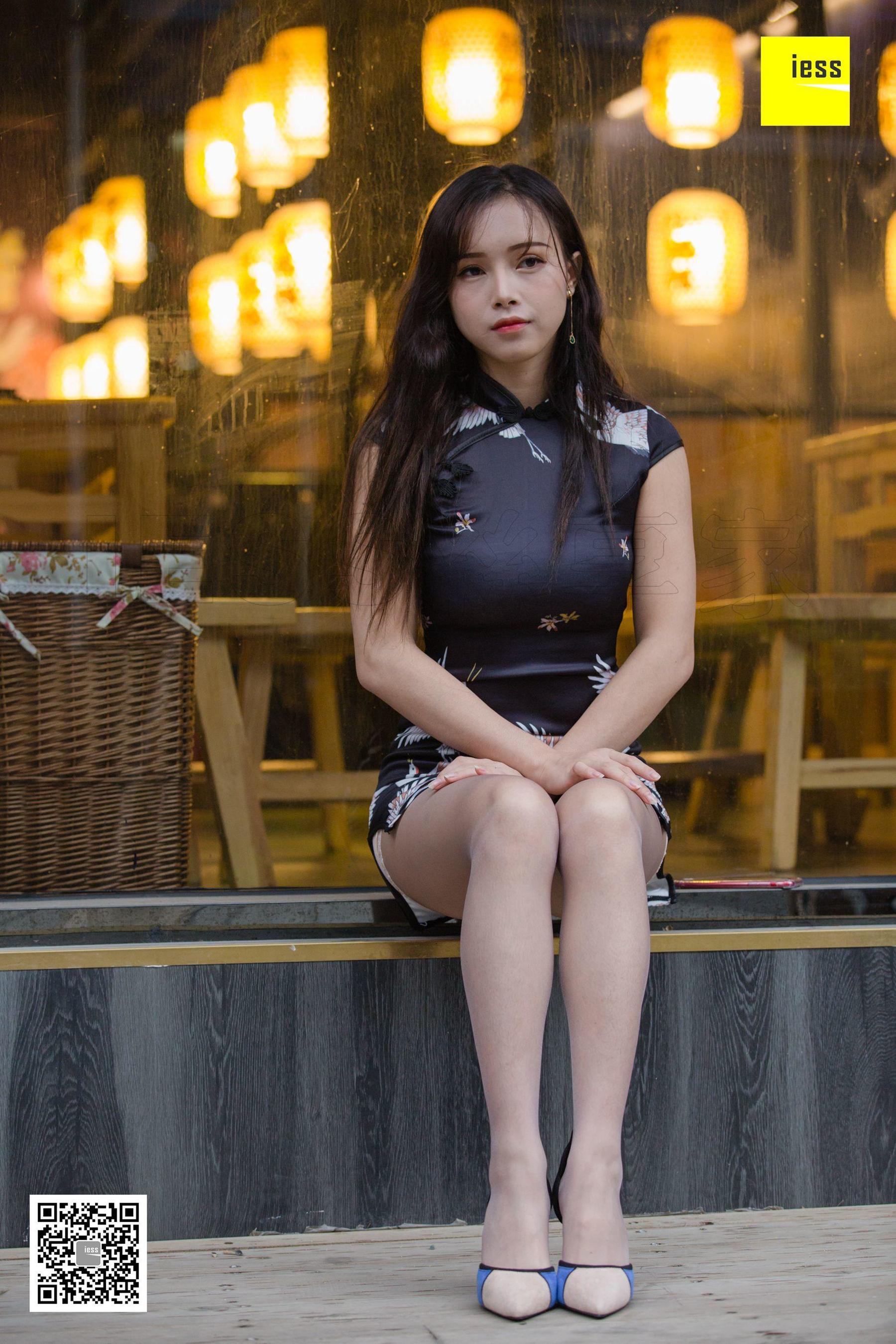 [异思趣向IESS] 模特 小羽 《小羽街拍旗袍秀》