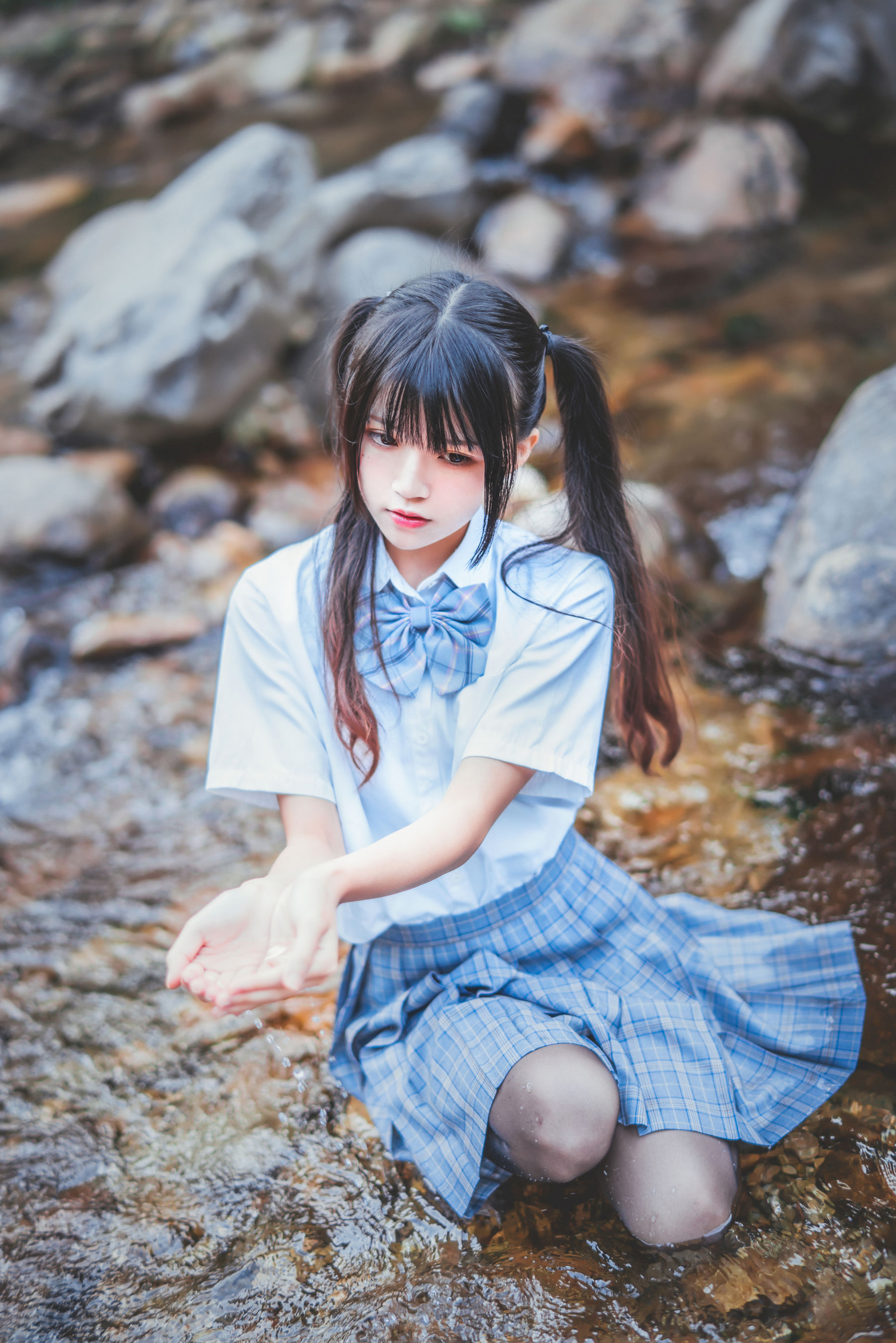 [萝莉COS] 桜桃喵《校服少女COSPLAY湿身系列》