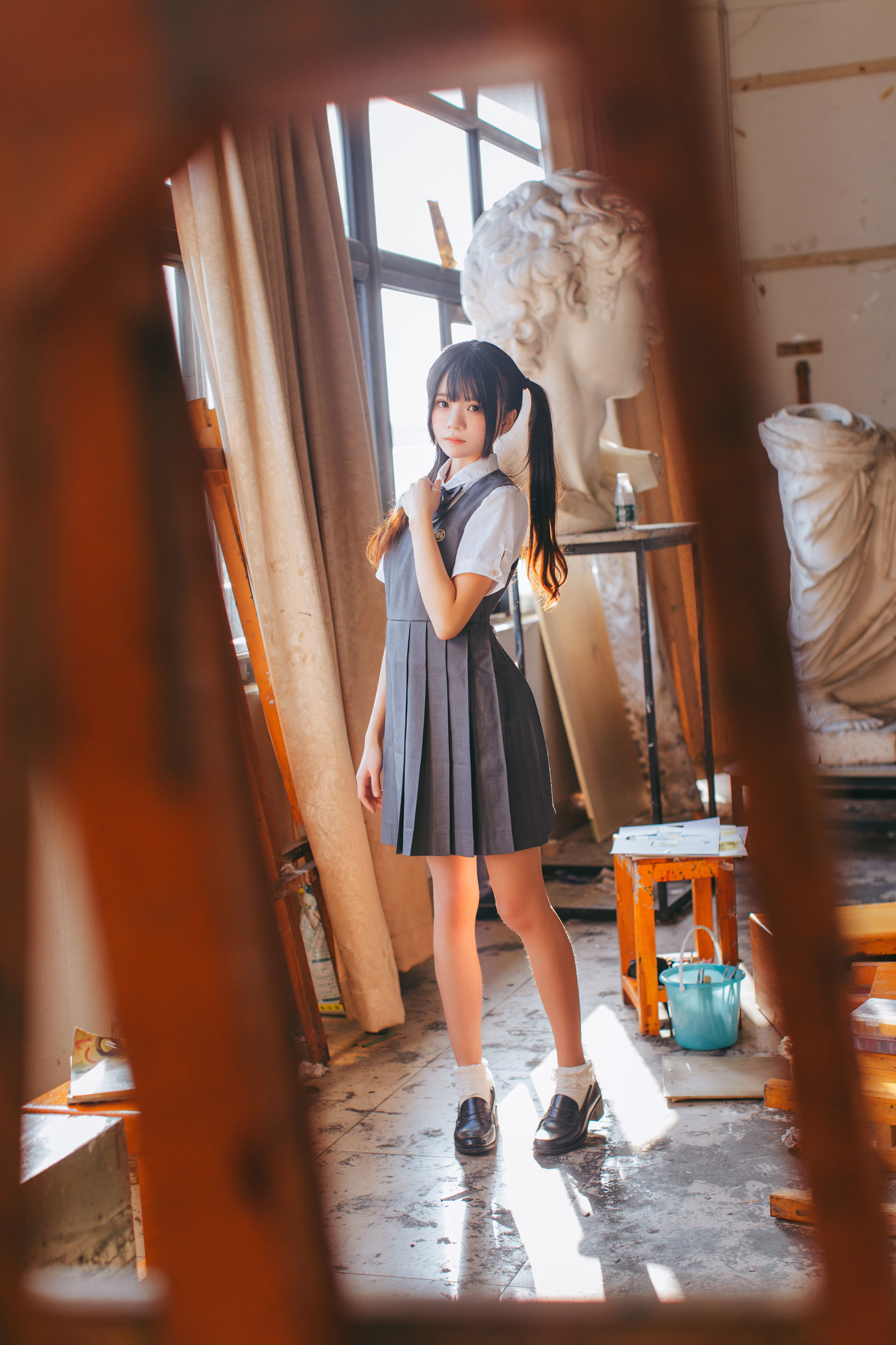 [萝莉COS] 桜桃喵《画室少女》