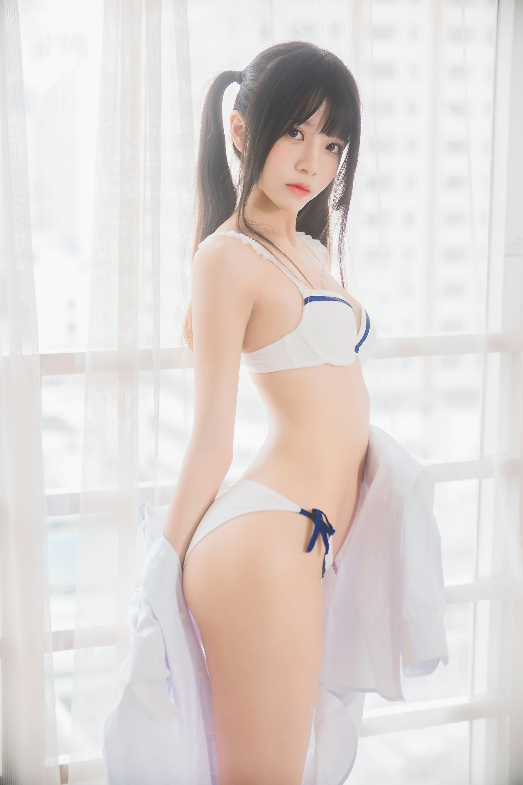 桜桃喵 《白衬衫双马尾》