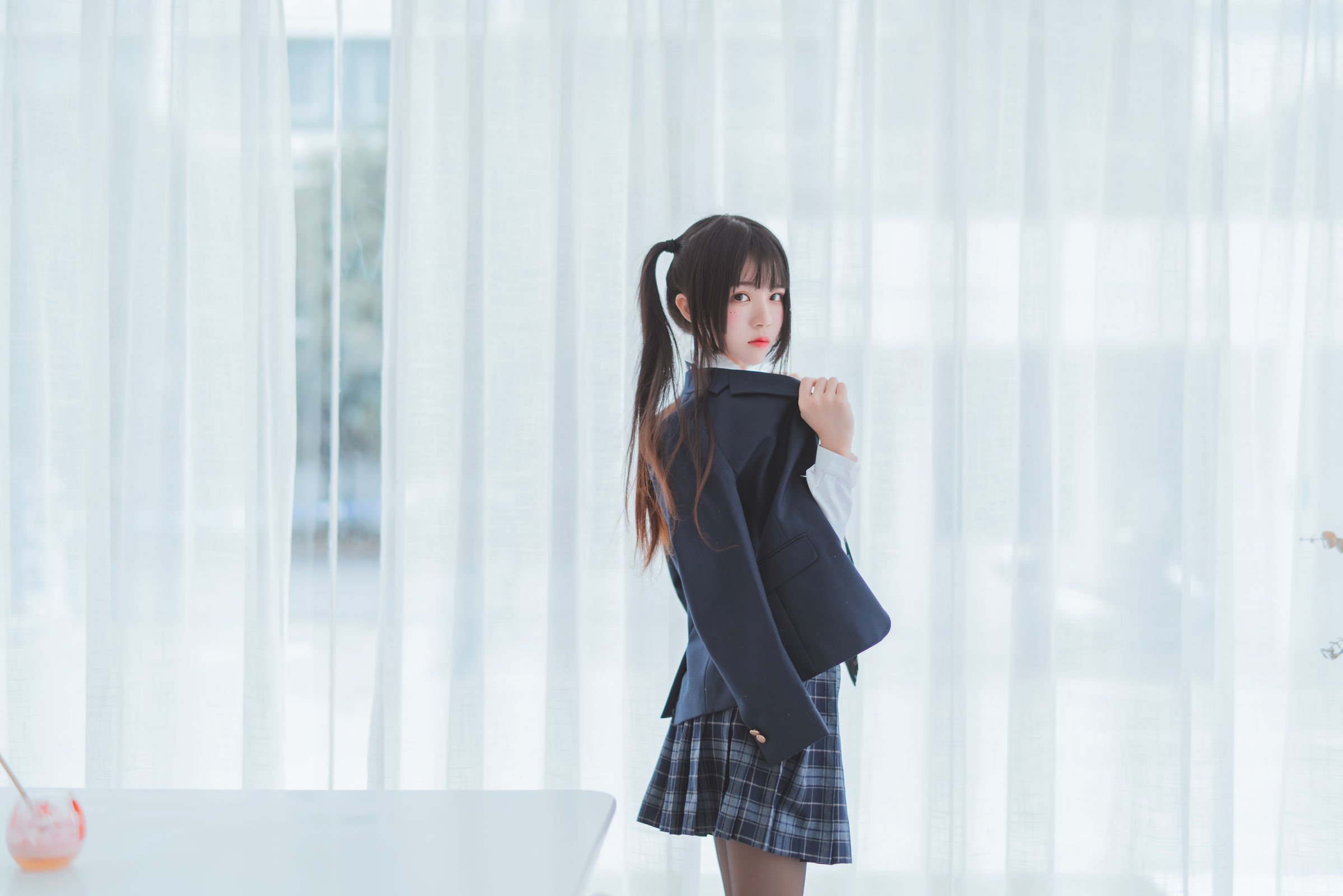 [萝莉COS] 桜桃喵 - 冬季制服丝秀