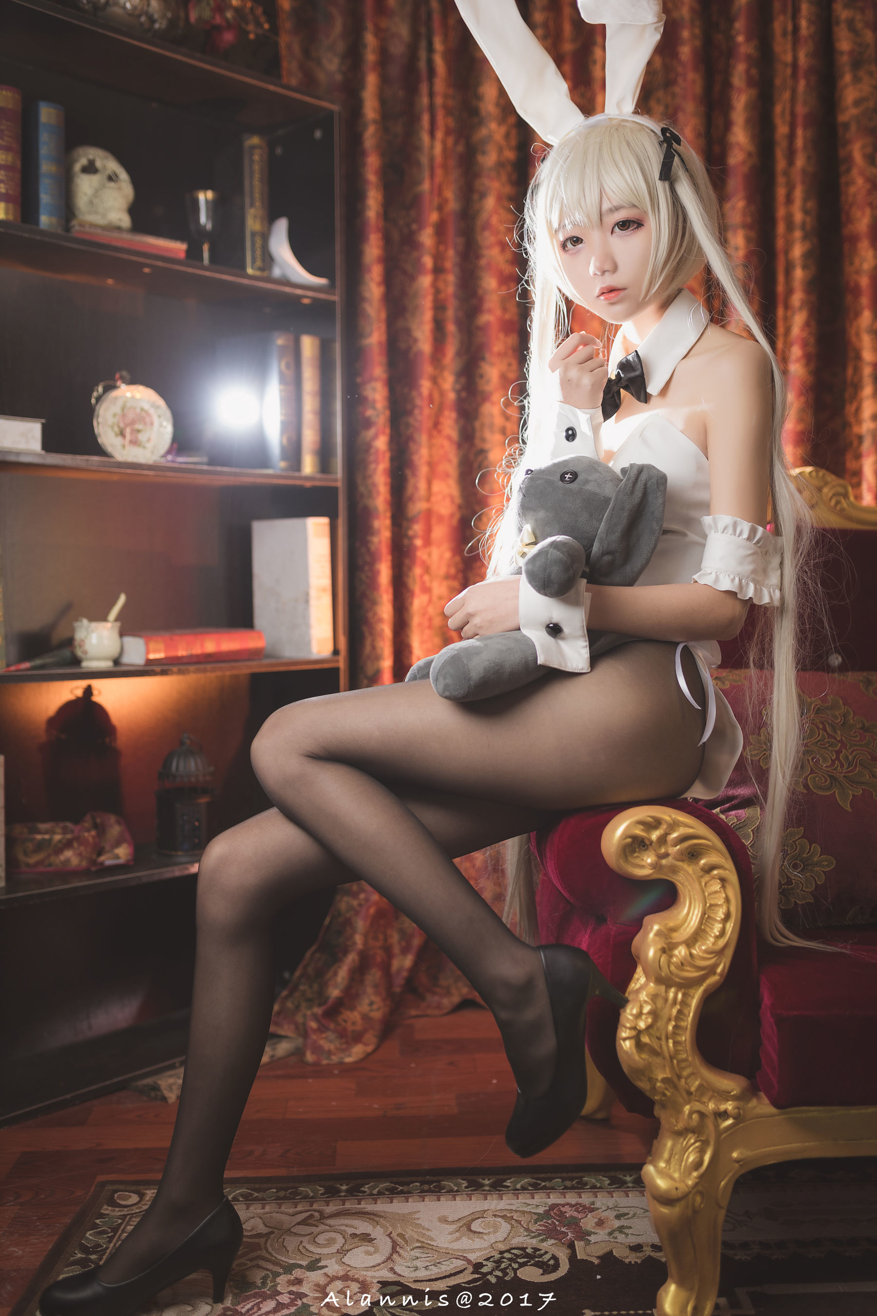 [萝莉COS] 清纯少女五更百鬼 - 兔女郎+白丝美腿