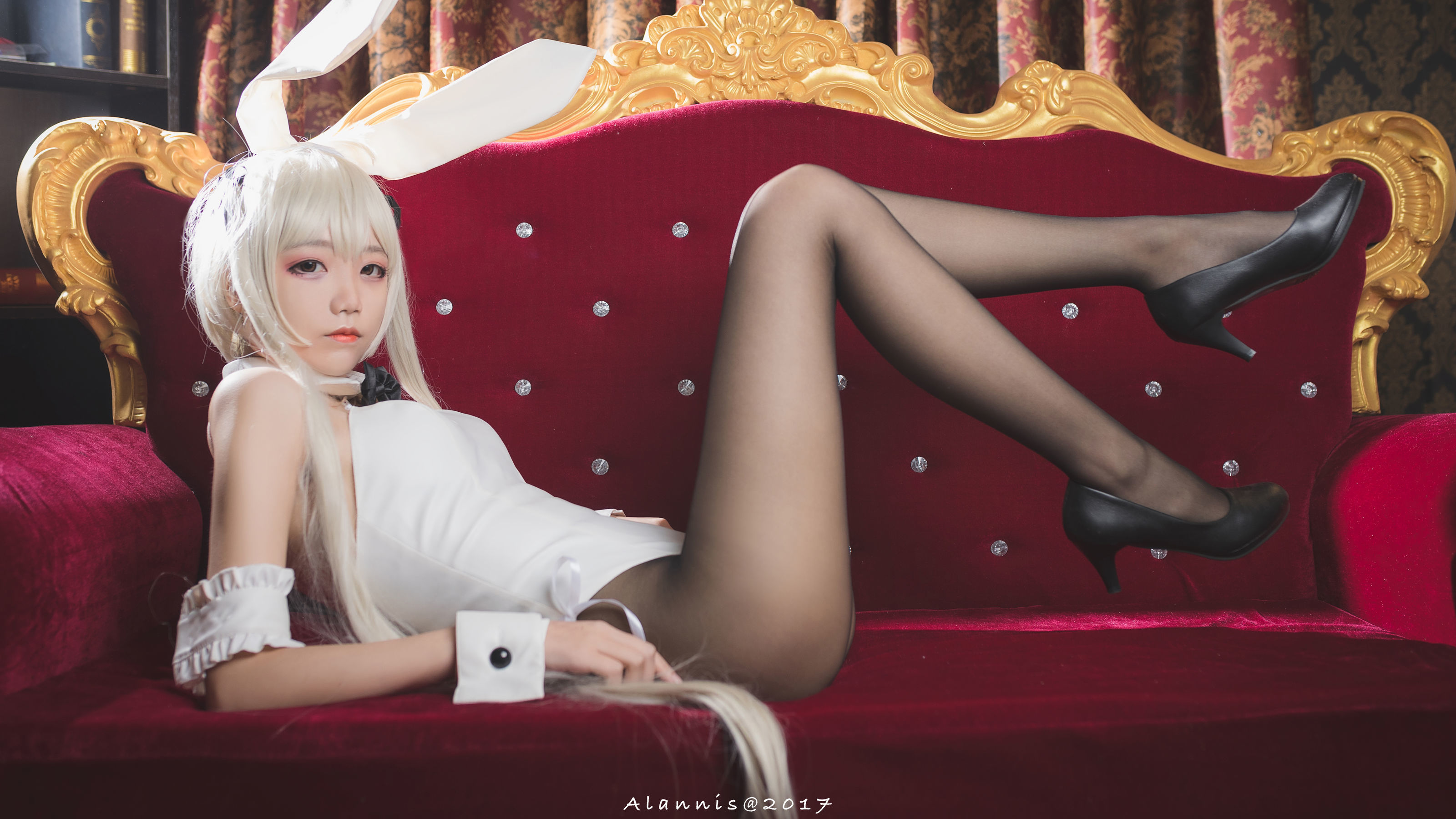 [萝莉COS] 清纯少女五更百鬼 - 兔女郎+白丝美腿