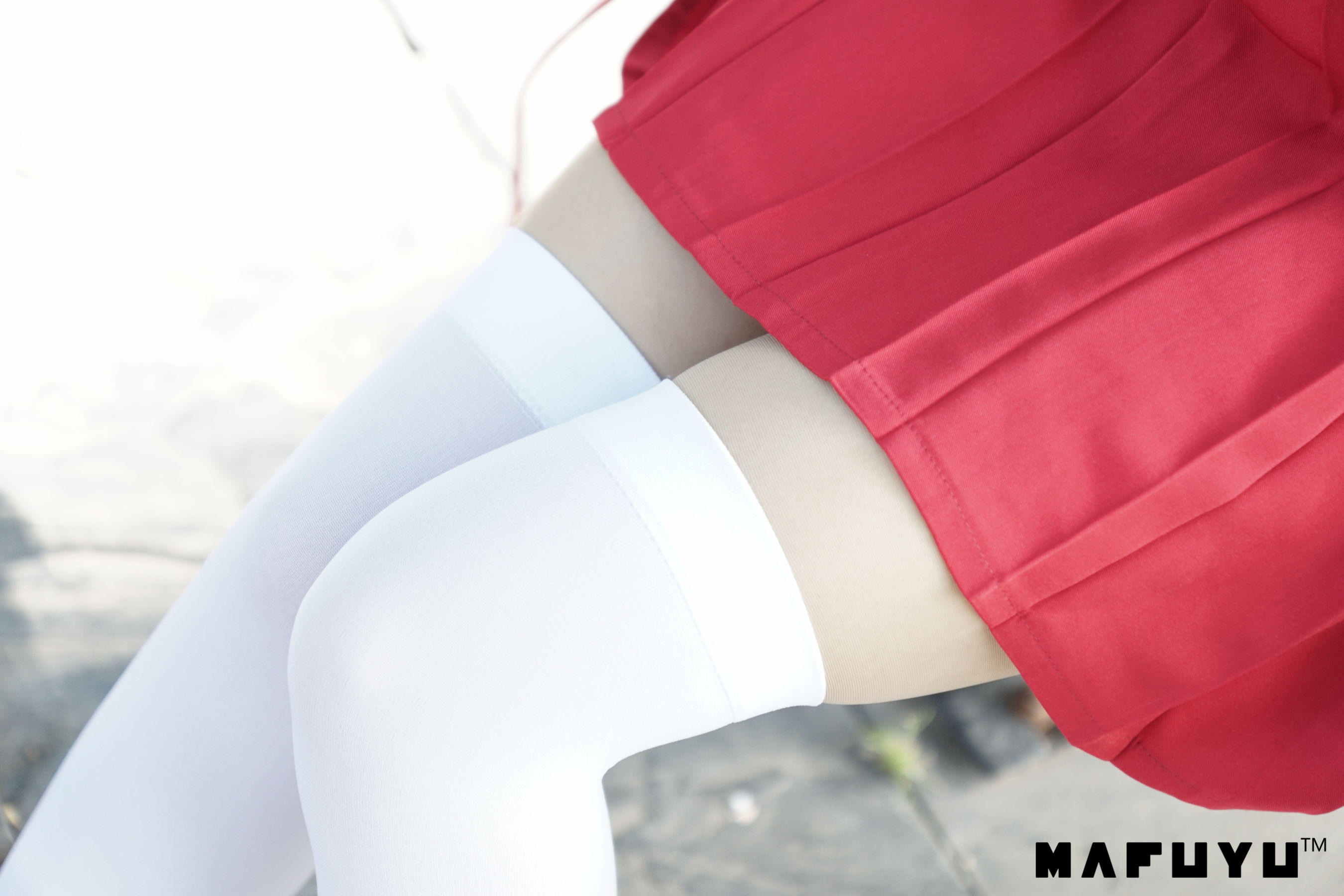 [萝莉COS] 神楽板真冬 少女と自然と白い靴下系列套图