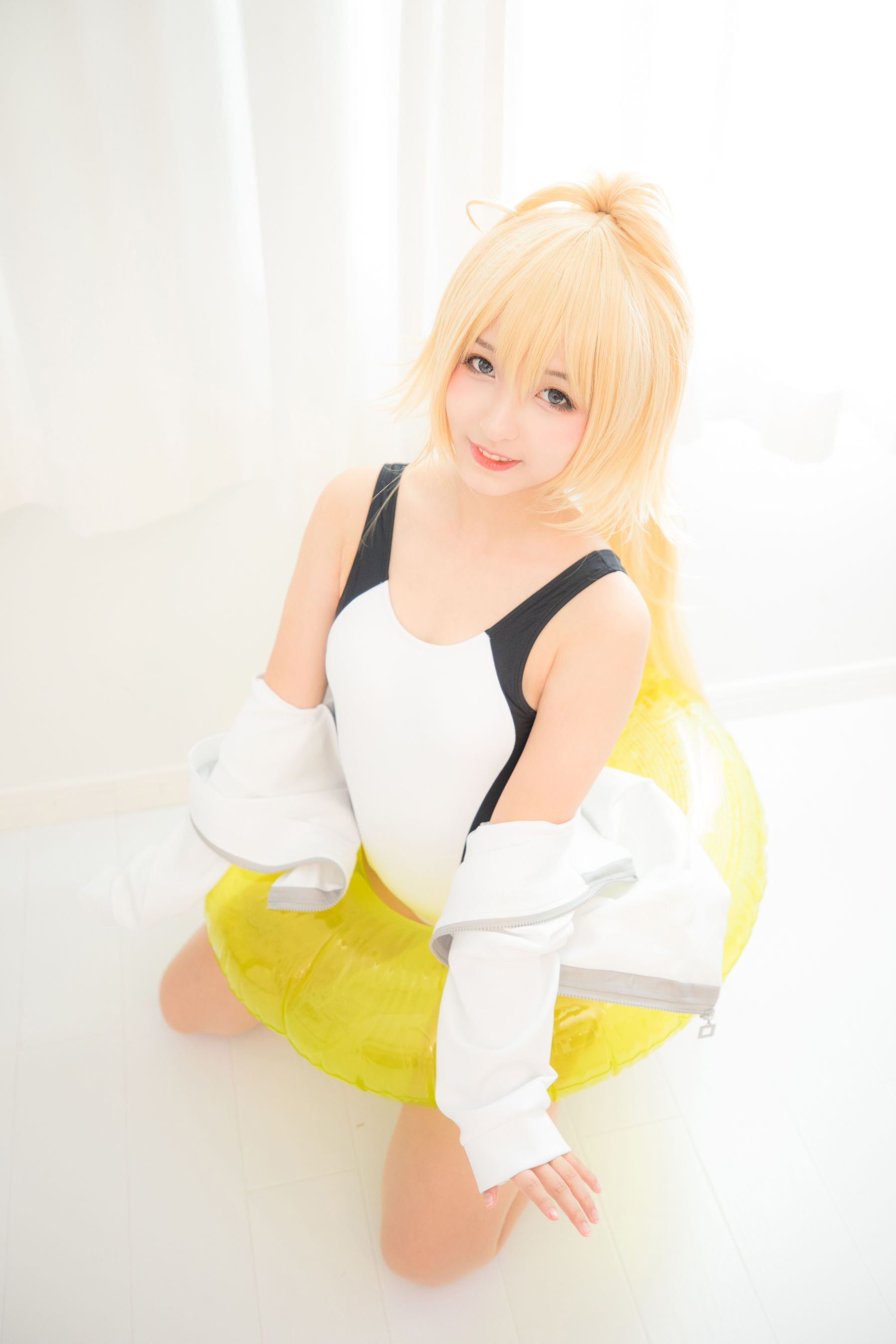 [萝莉COS] 神楽坂真冬 贞德泳装