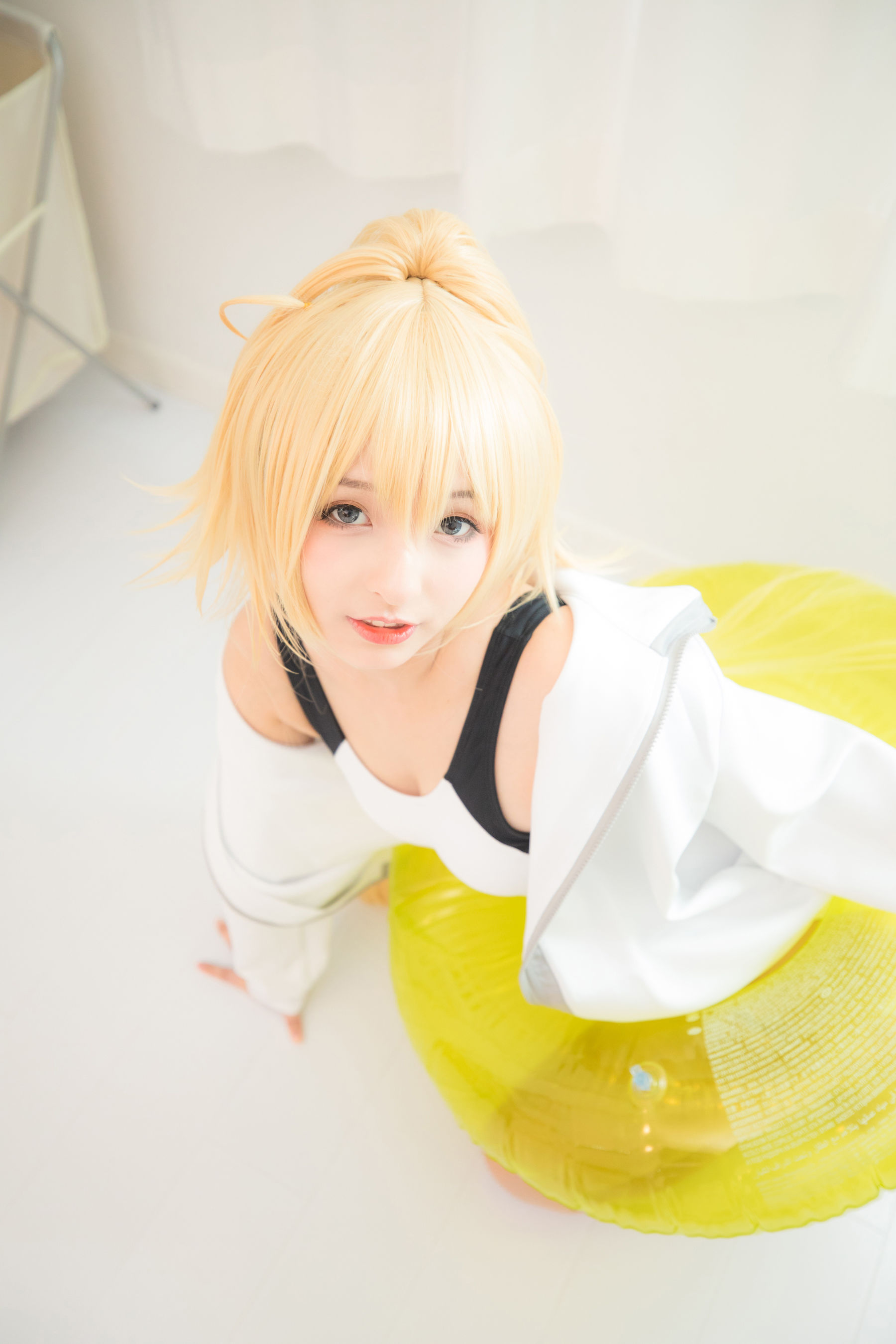 [萝莉COS] 神楽坂真冬 贞德泳装