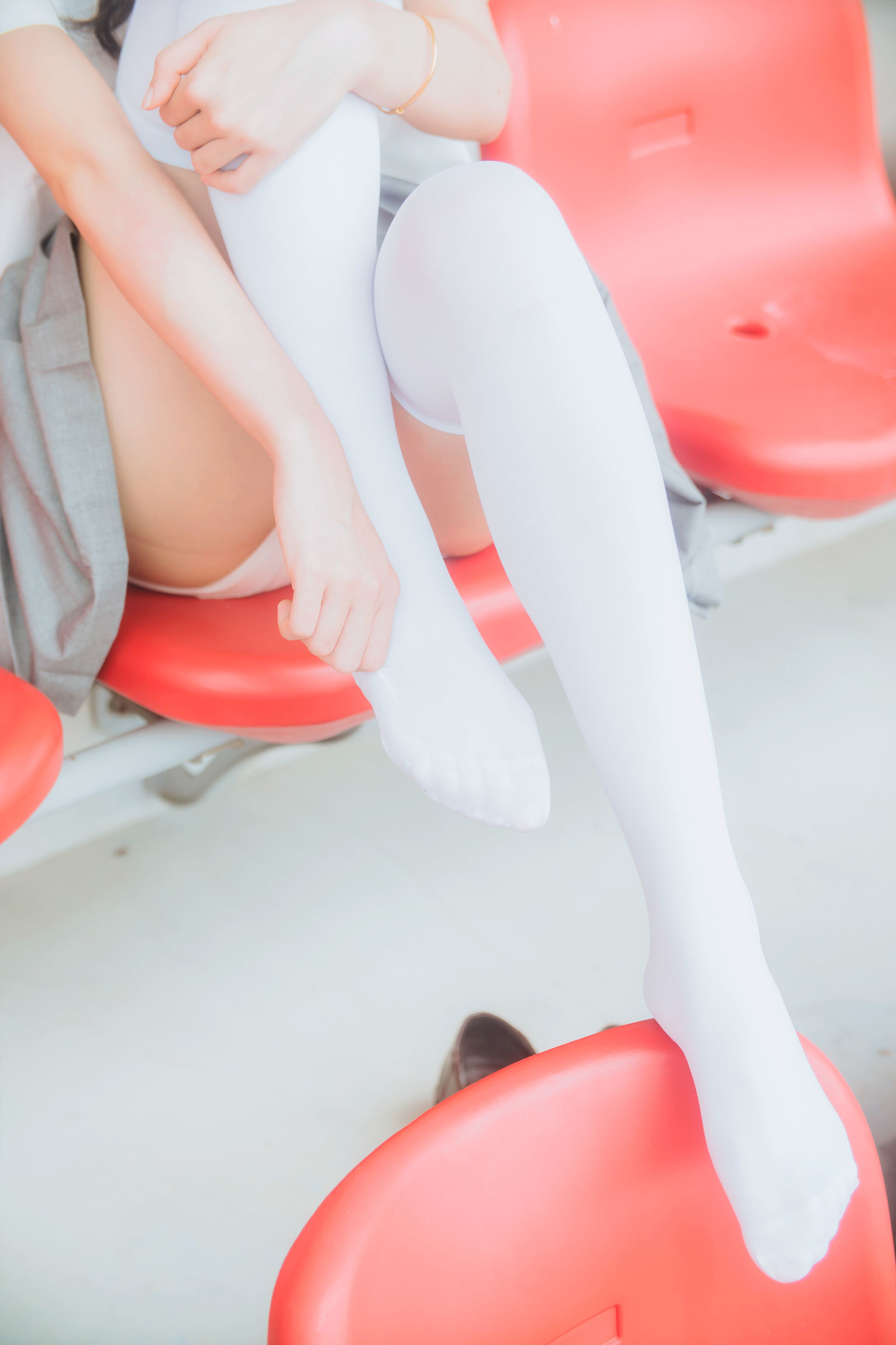 [萝莉COS] 木绵绵OwO - 灰色JK制服