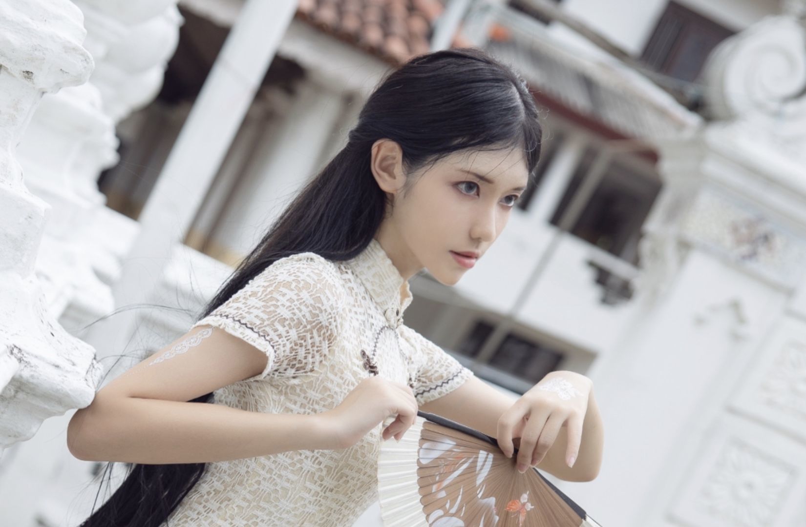 动漫博主南桃Momoko 街拍白旗袍