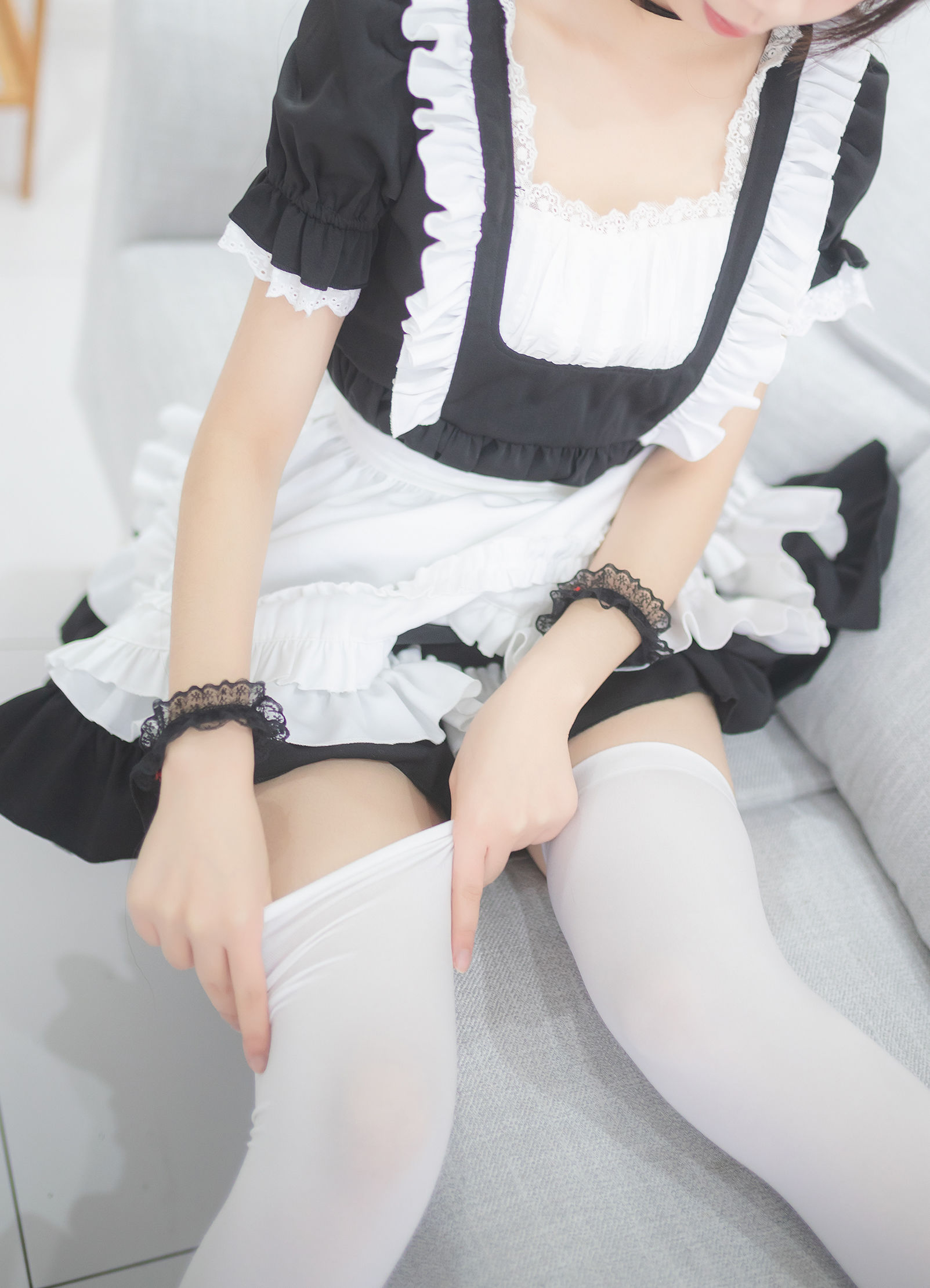 Cos小姐姐雪琪 白丝女仆