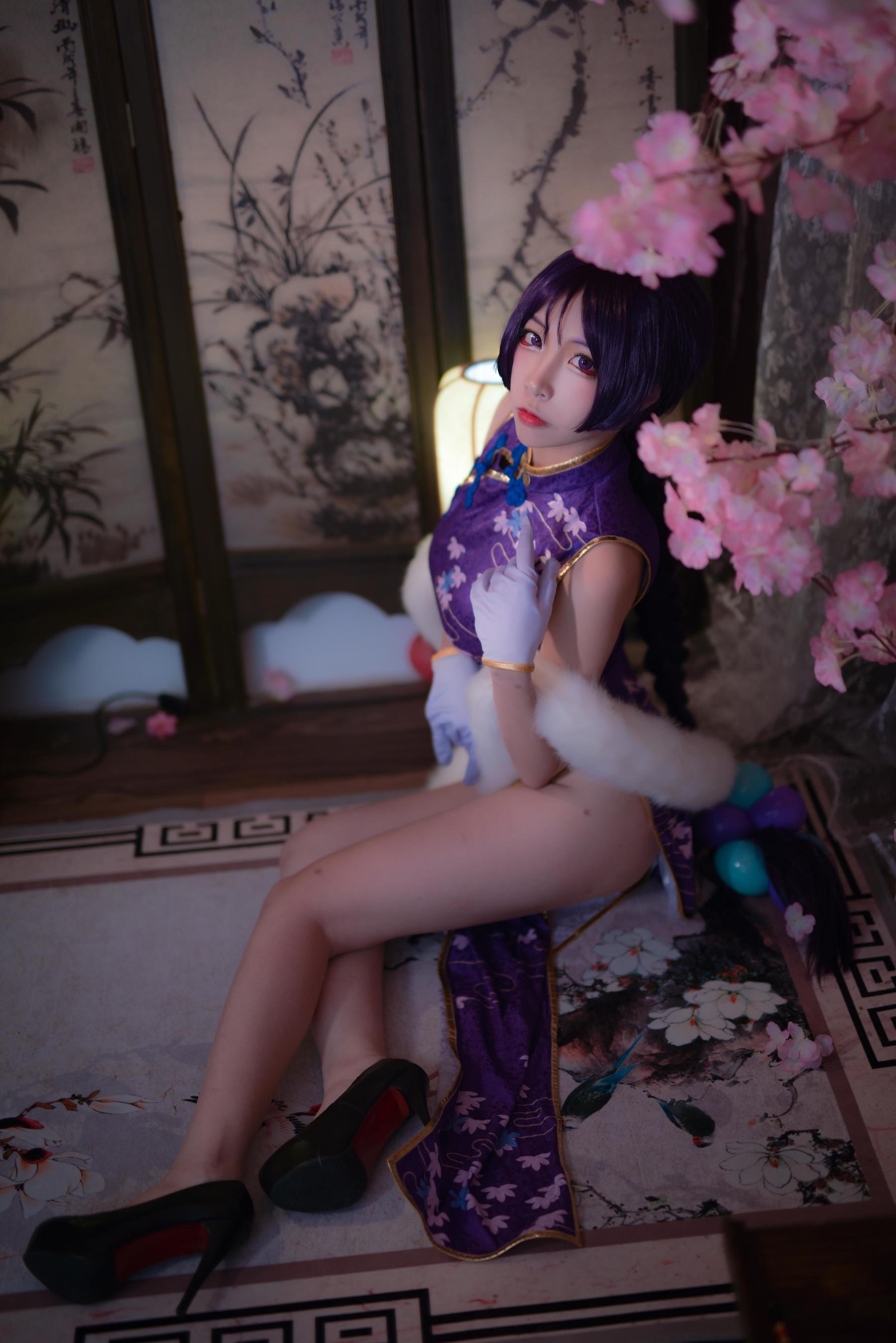 人气Coser二佐Nisa Fate奶光旗袍