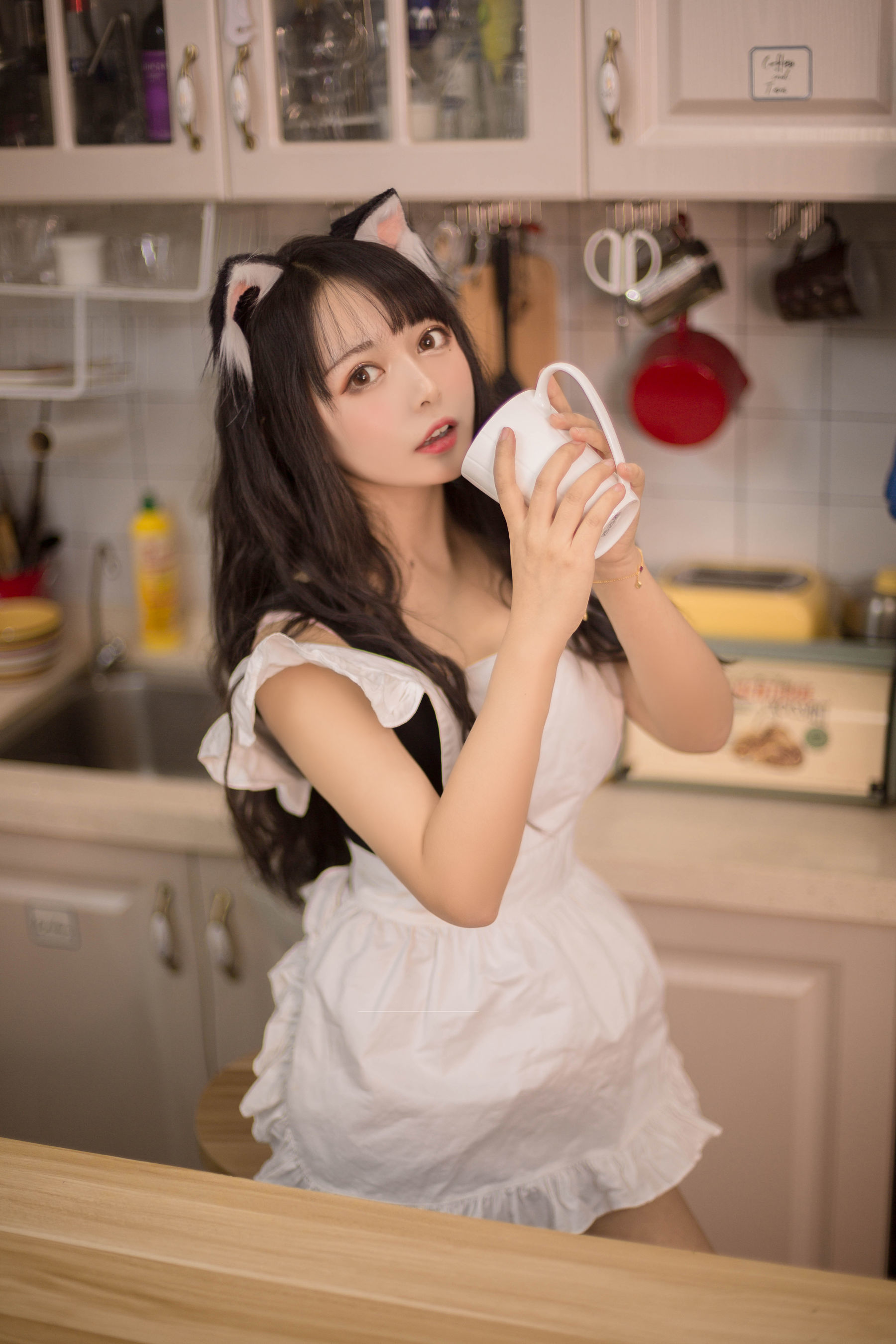 大眼萌妹黑猫猫OvO 厨房