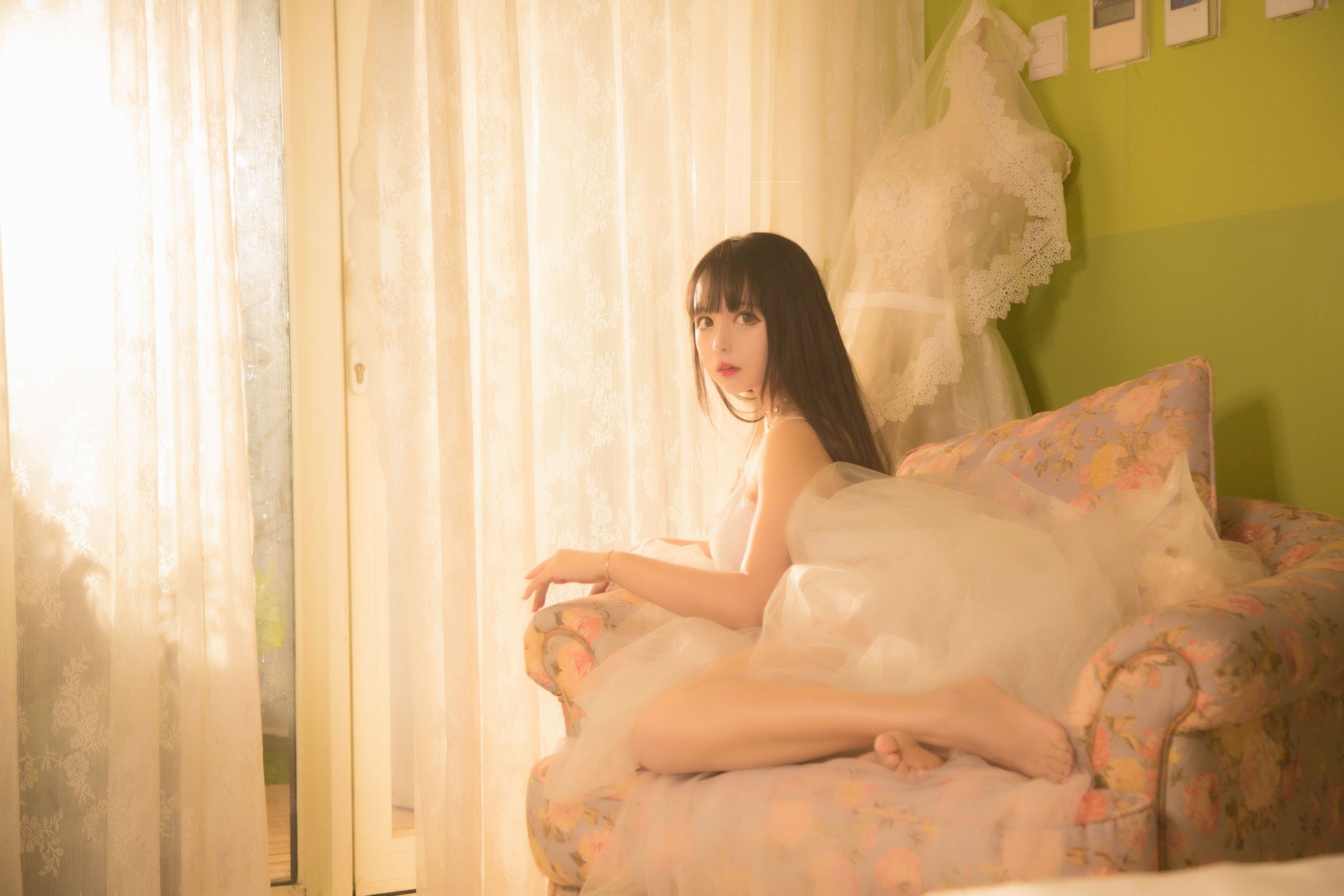 大眼萌妹黑猫猫OvO 少女写真