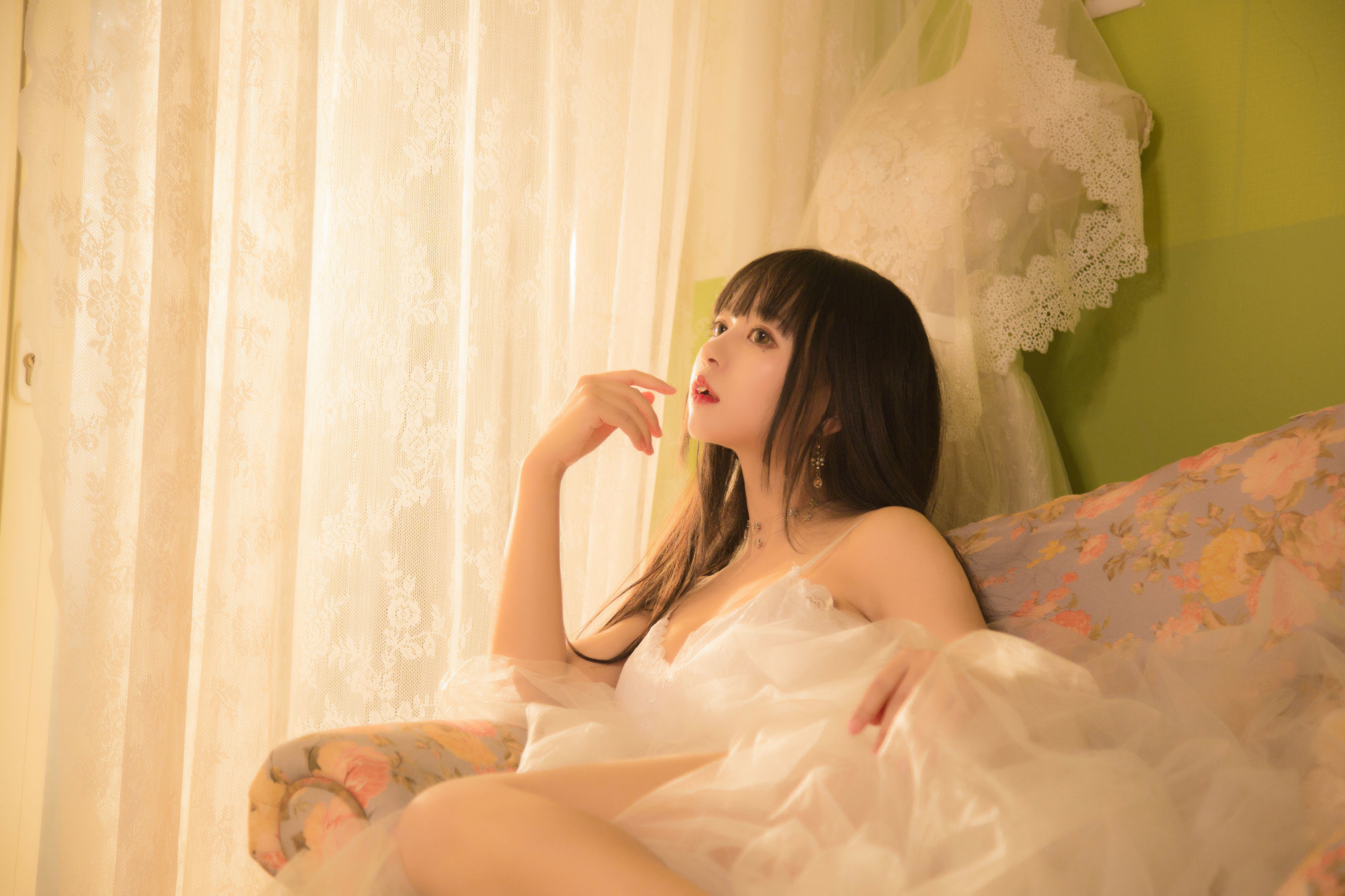 大眼萌妹黑猫猫OvO 少女写真