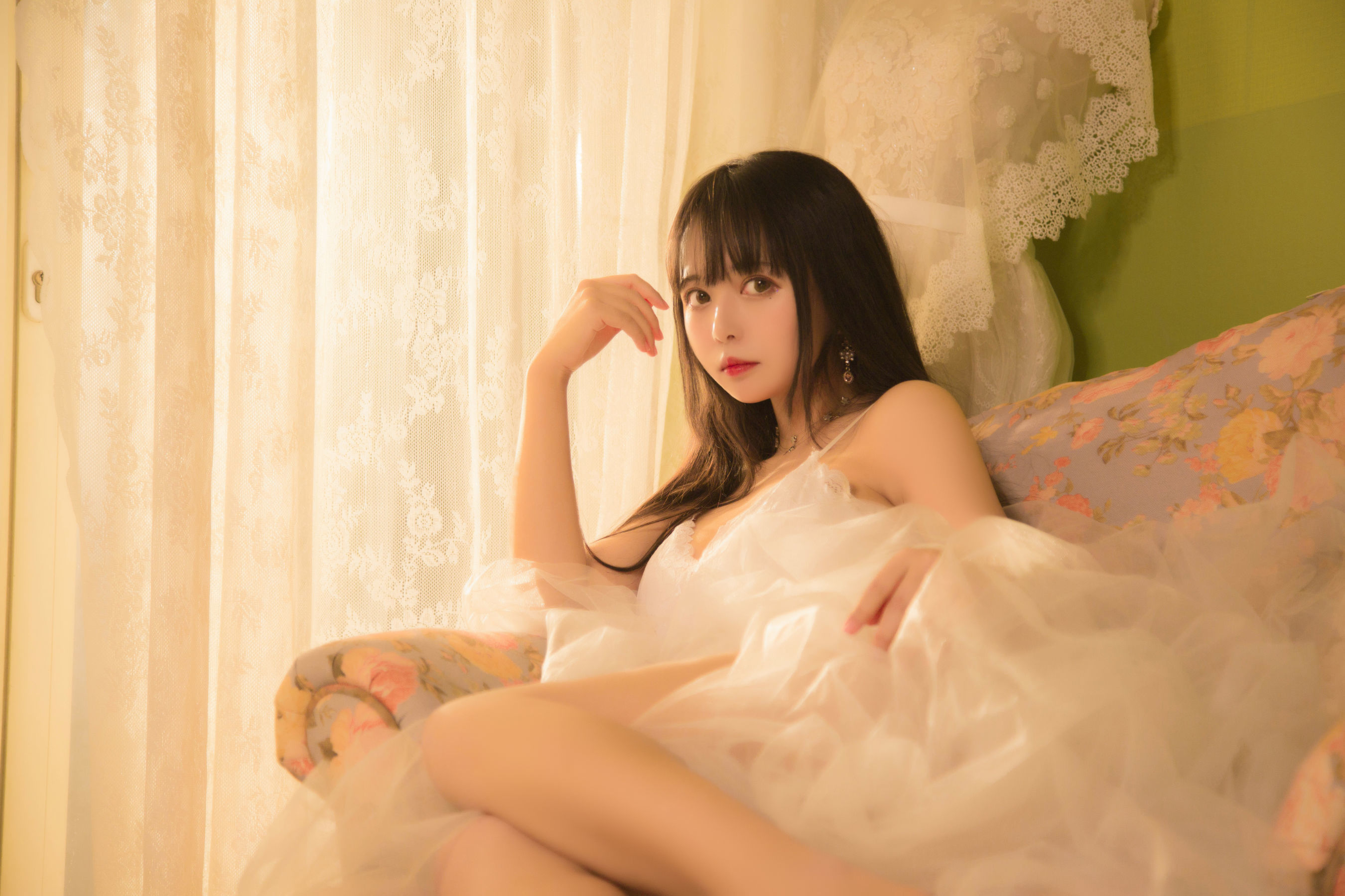 大眼萌妹黑猫猫OvO 少女写真