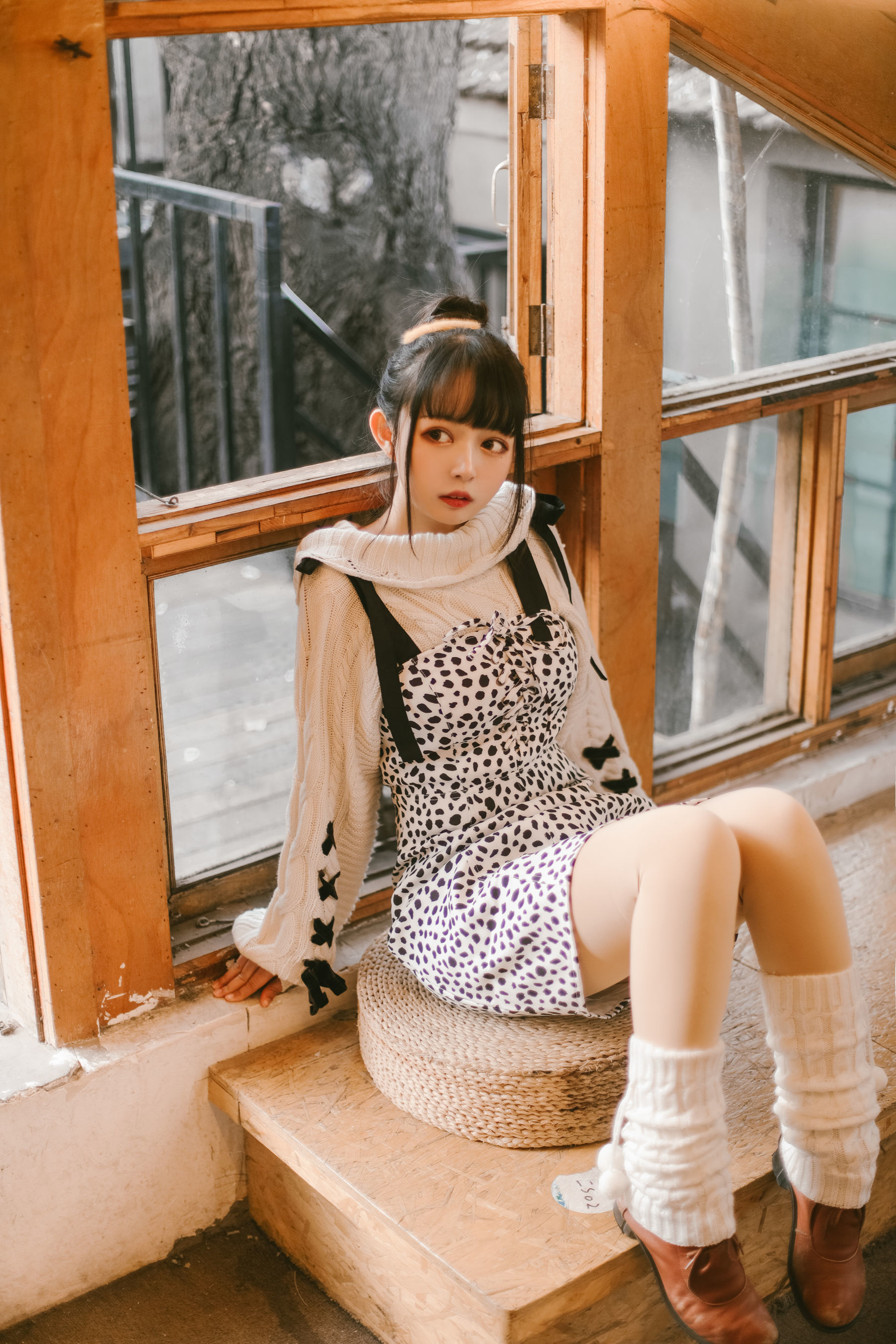 大眼萌妹黑猫猫OvO 少女心事