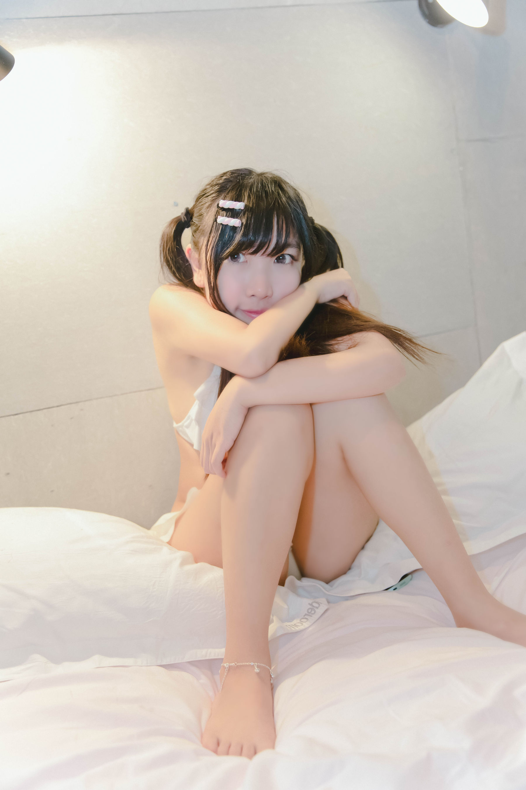 萝莉蜜嘟喵 白泳衣