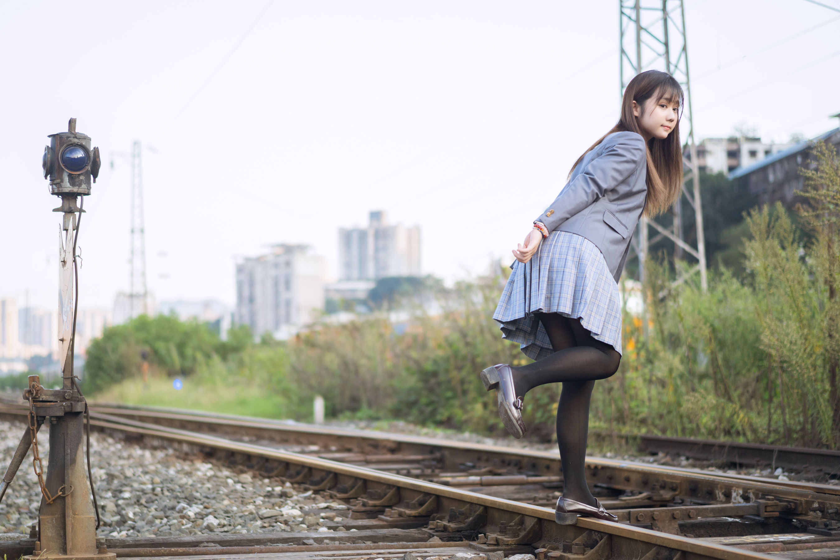 微博福利姬镜酱 私奔之制服