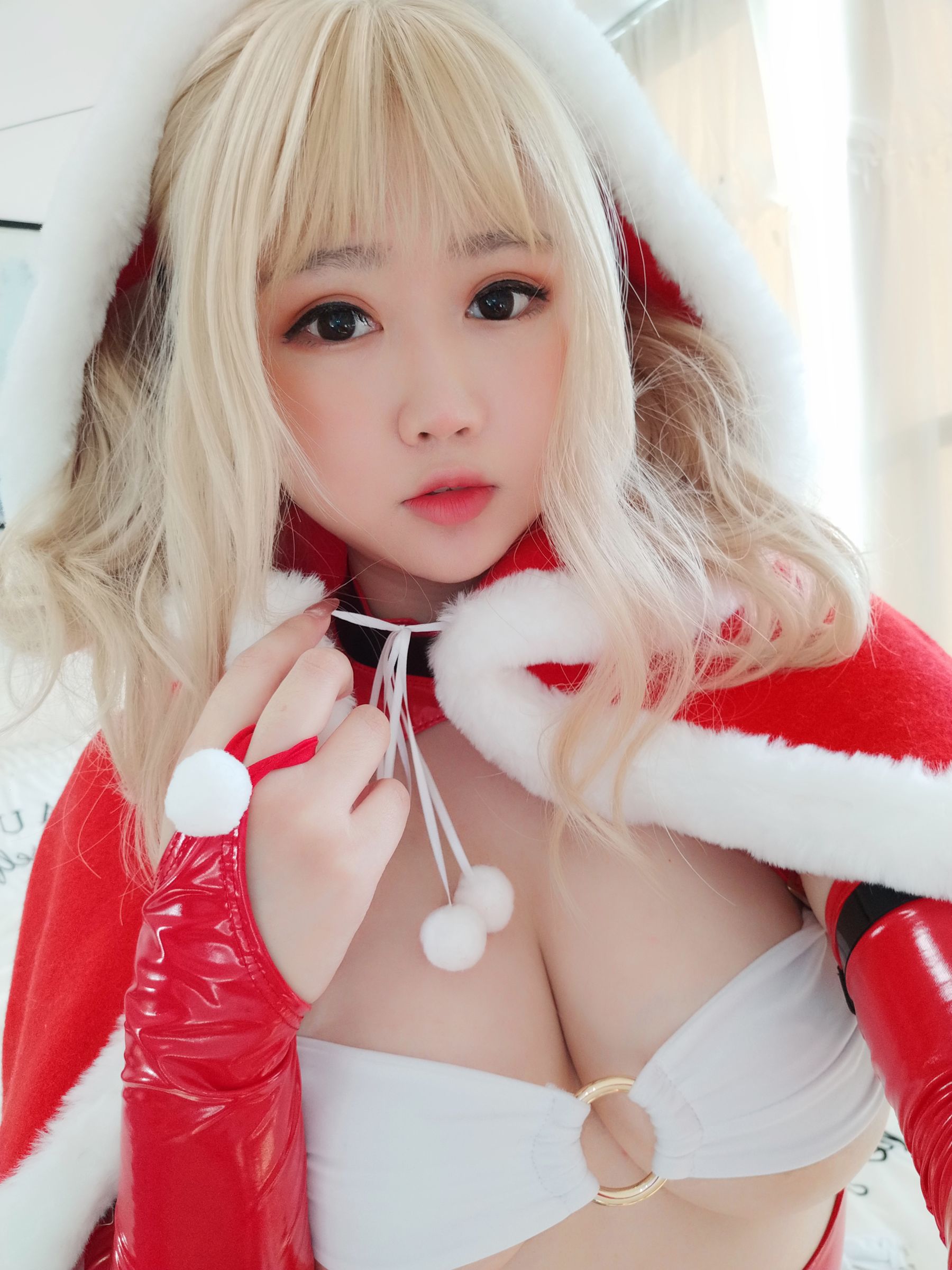 蜜桃少女是依酱呀 雪夜锦礼