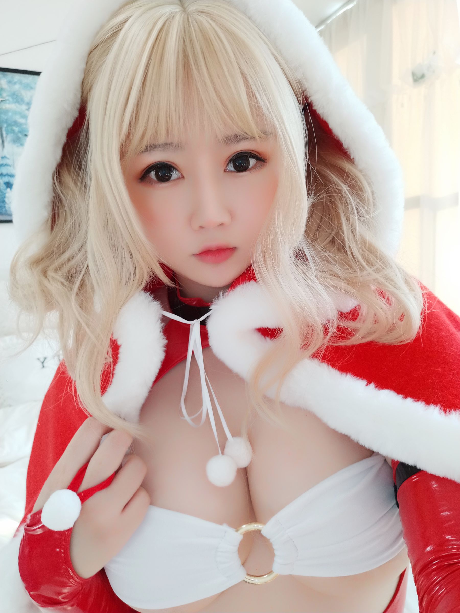 蜜桃少女是依酱呀 雪夜锦礼