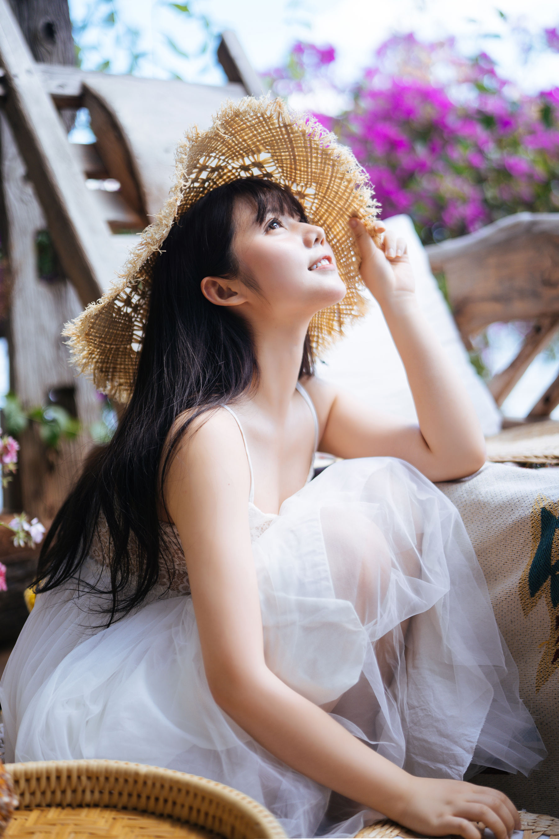 [COS福利] 微博福利姬镜酱 - 静夏之白裙少女