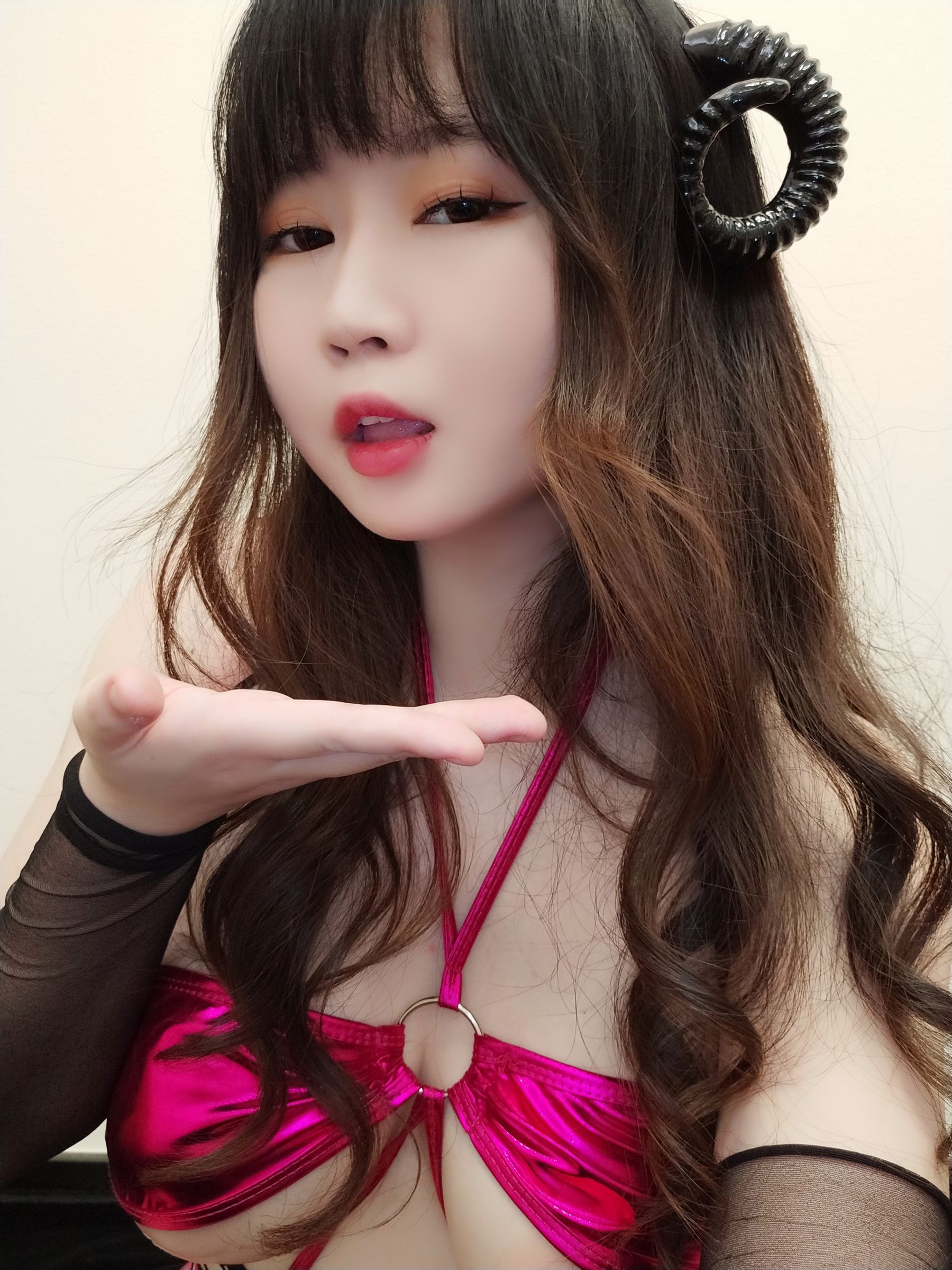 [COS福利] 蜜桃少女是依酱呀 - 魅魔