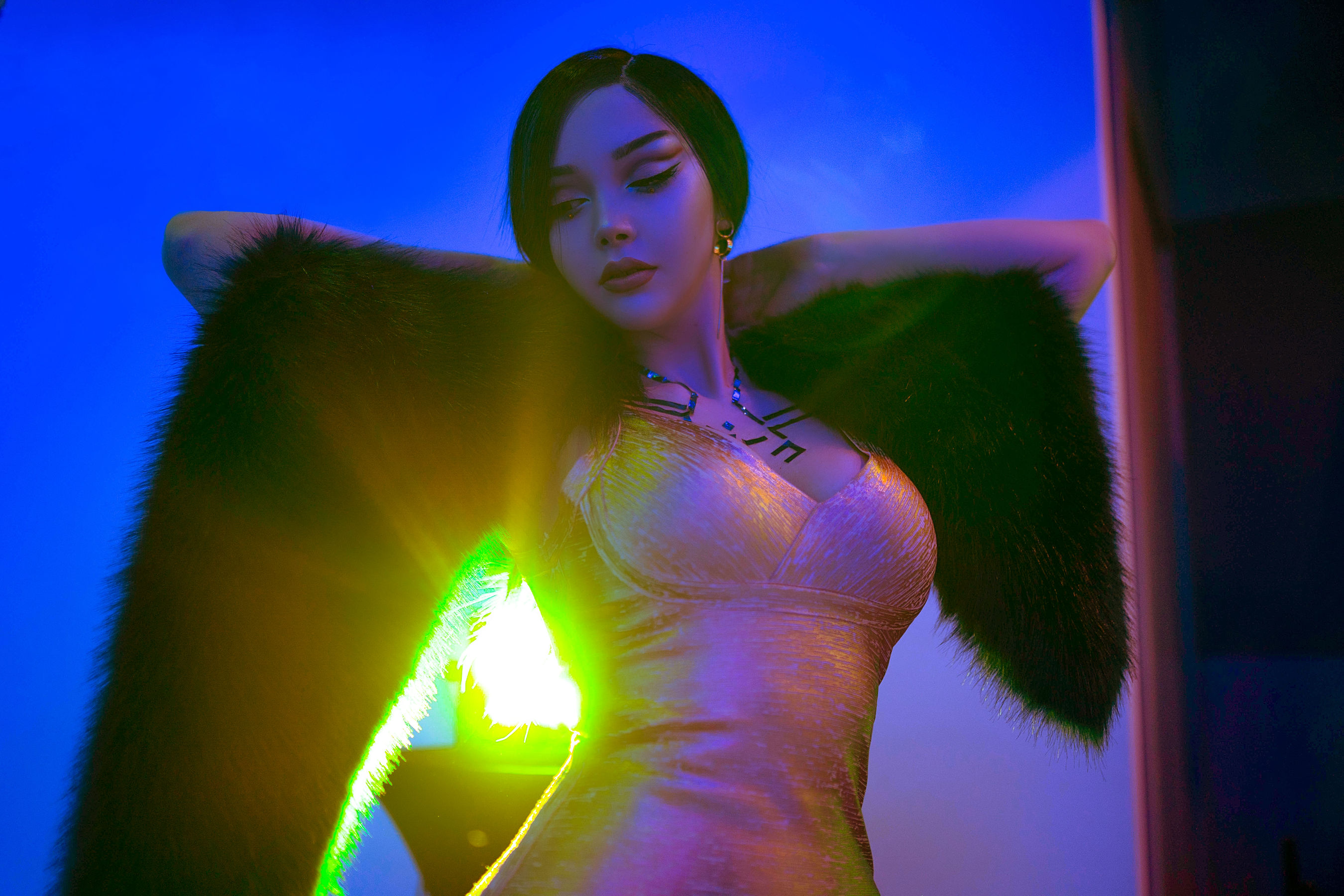 [COS福利] 国外美女SayaTheFox - Cyberpunk Dress