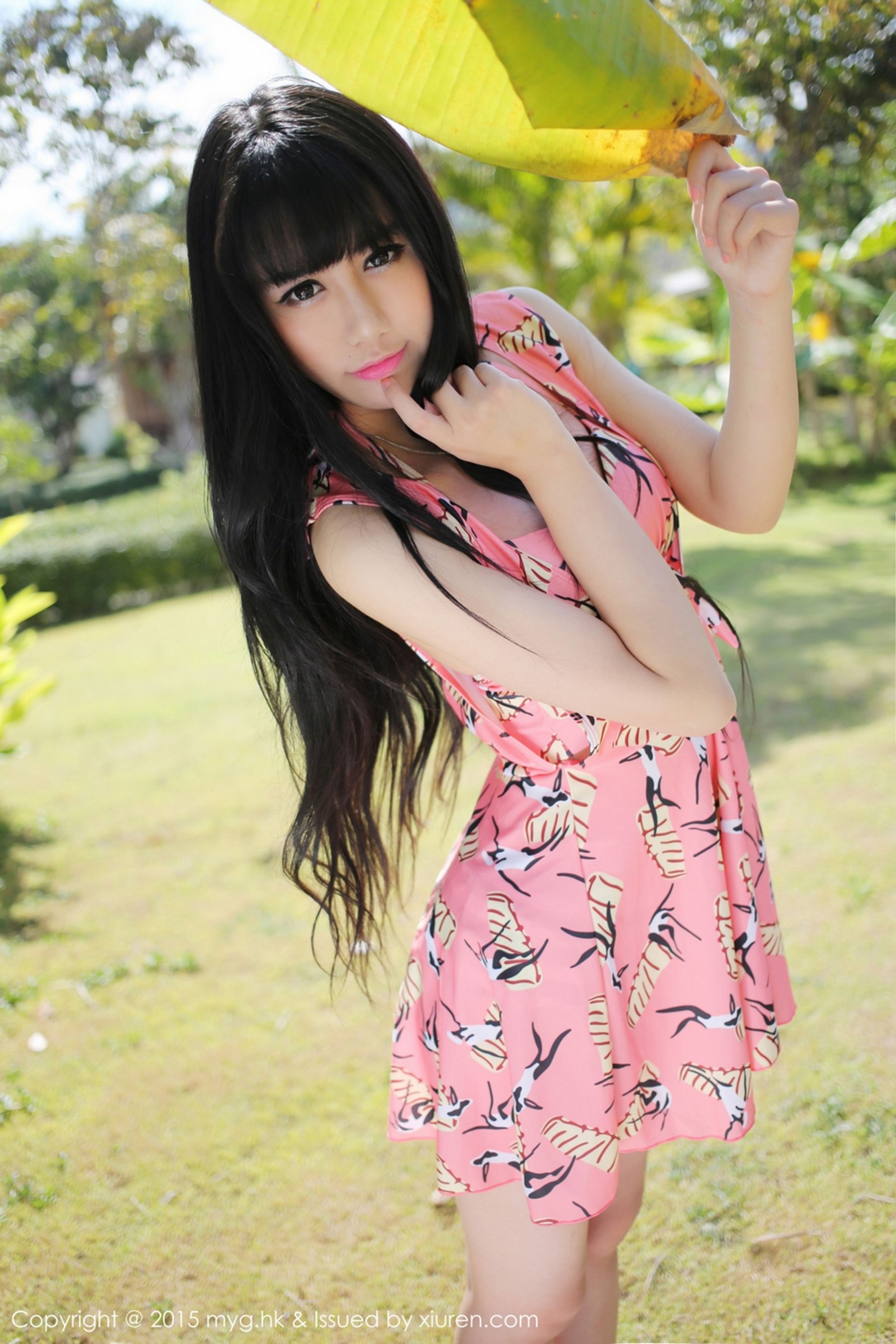 杨晓青儿《极品清新短裙+内衣外拍》 [美媛馆MyGirl] Vol.093 