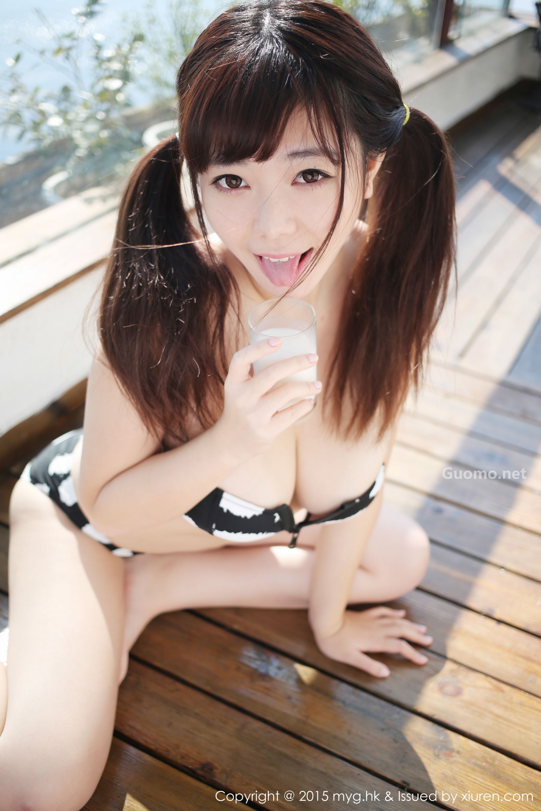 大奶飞@刘飞儿Faye《户外牛奶篇+室内性感皮裤篇！》 [美媛馆MyGirl] Vol.109 