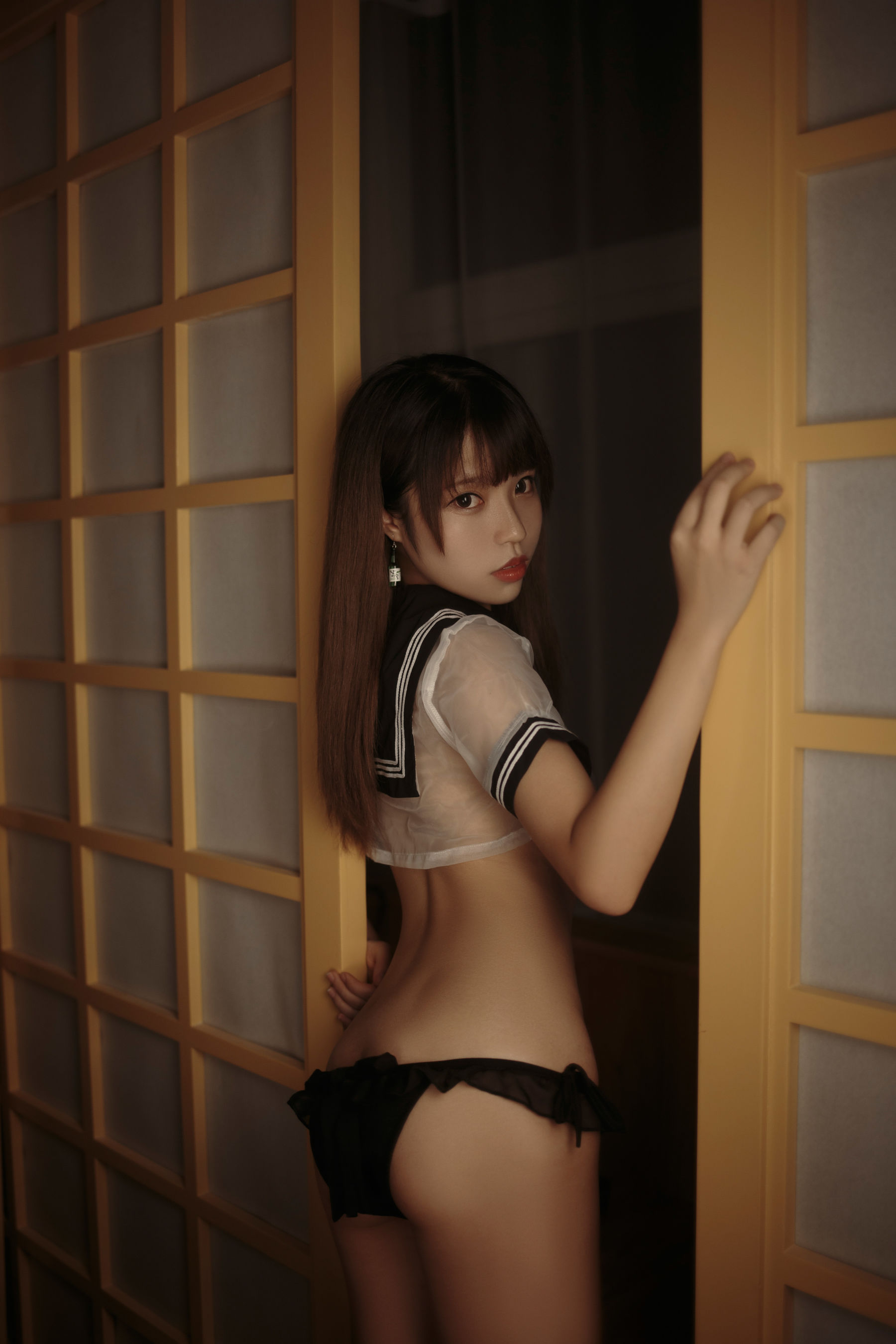 [COS福利] 萌妹白易子教主 - 透明水手服