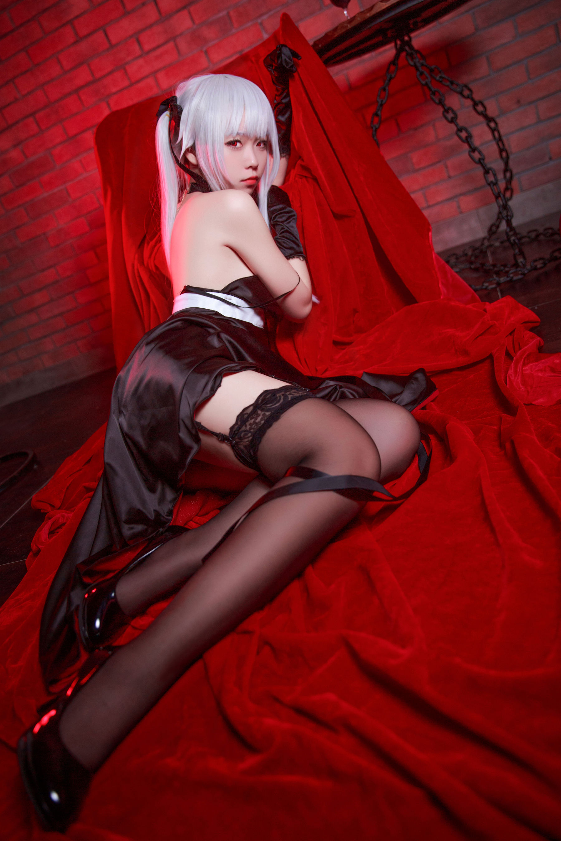 [网红COSER写真] 动漫博主G44不会受伤 - 雾枝黑裙礼服