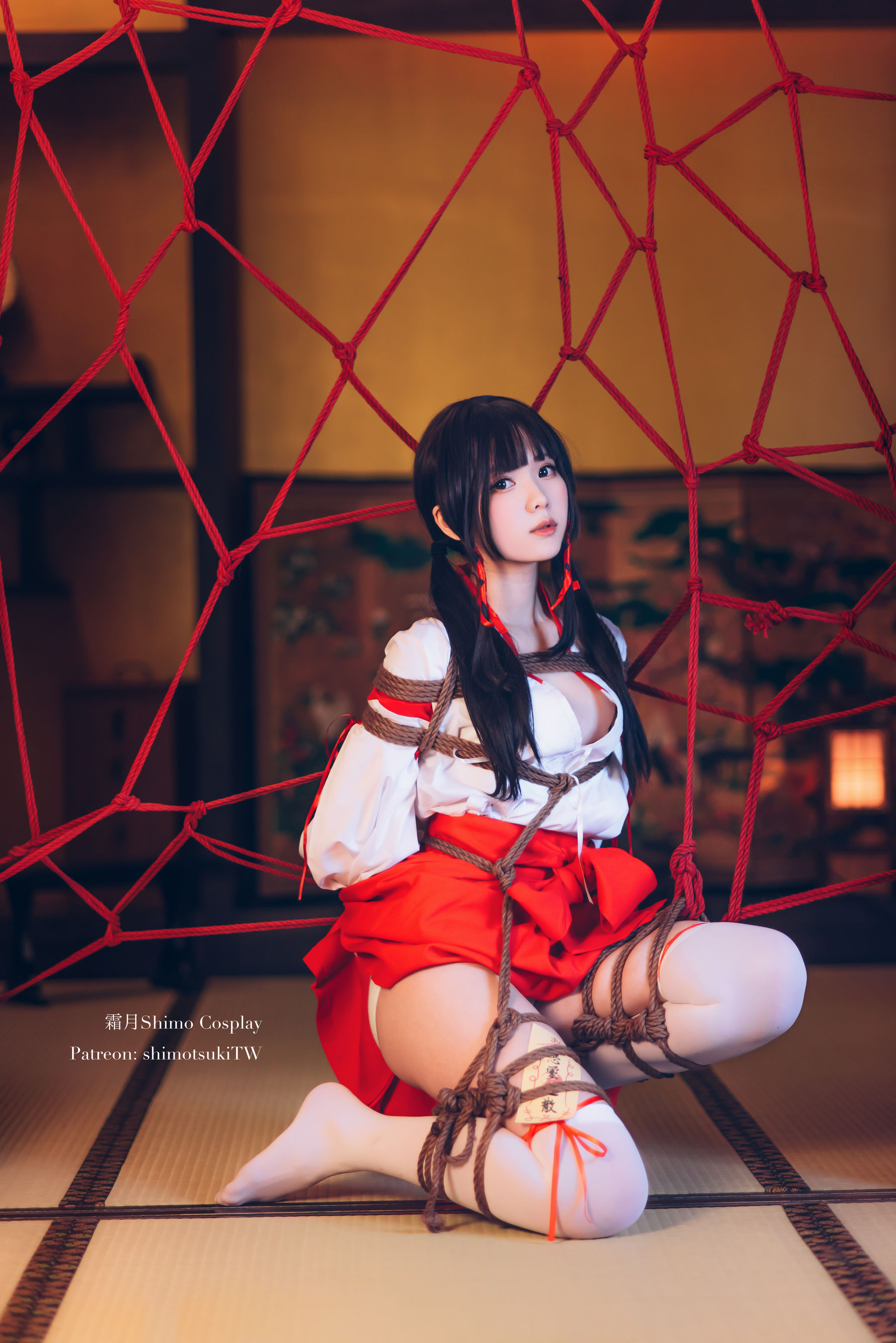 [网红COSER写真] 微博妹纸霜月shimo - 巫女捆绑