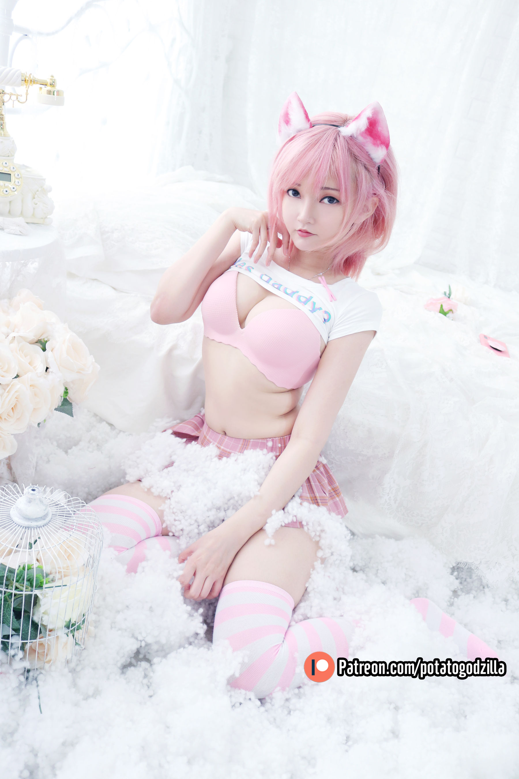 [网红COSER写真] Coser小姐姐Potato Godzilla - Pink Casual