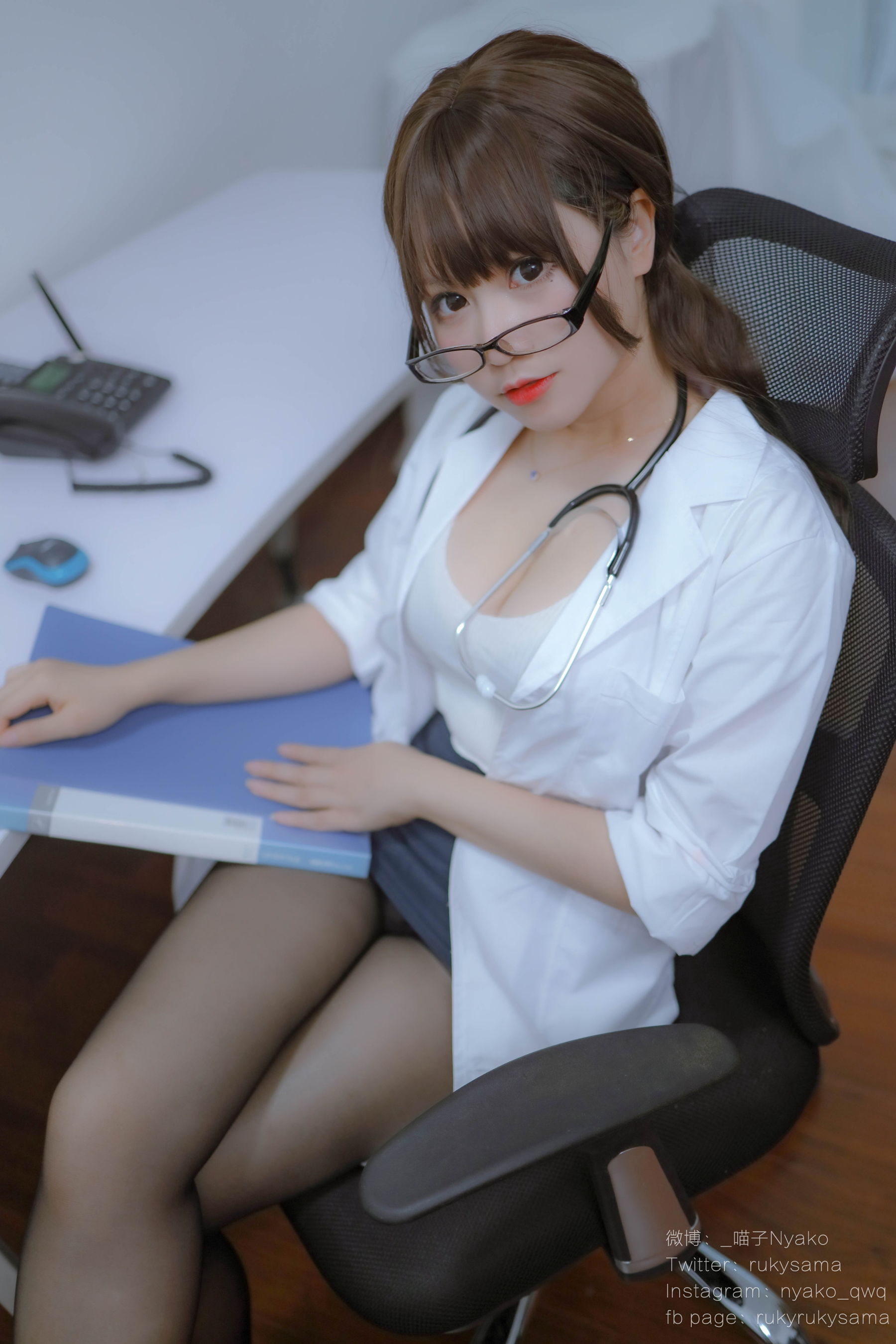[网红COSER写真] 萌妹子Nyako喵子 - 秘密病栋