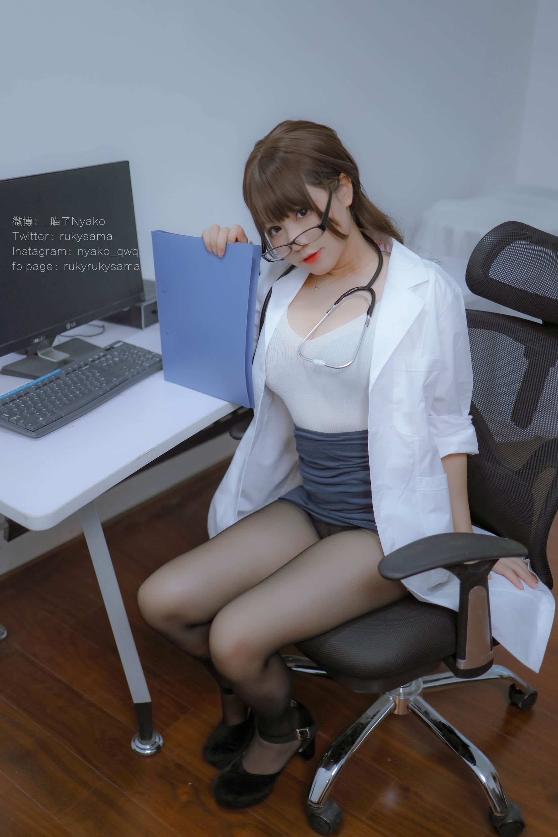 [网红COSER写真] 萌妹子Nyako喵子 - 秘密病栋