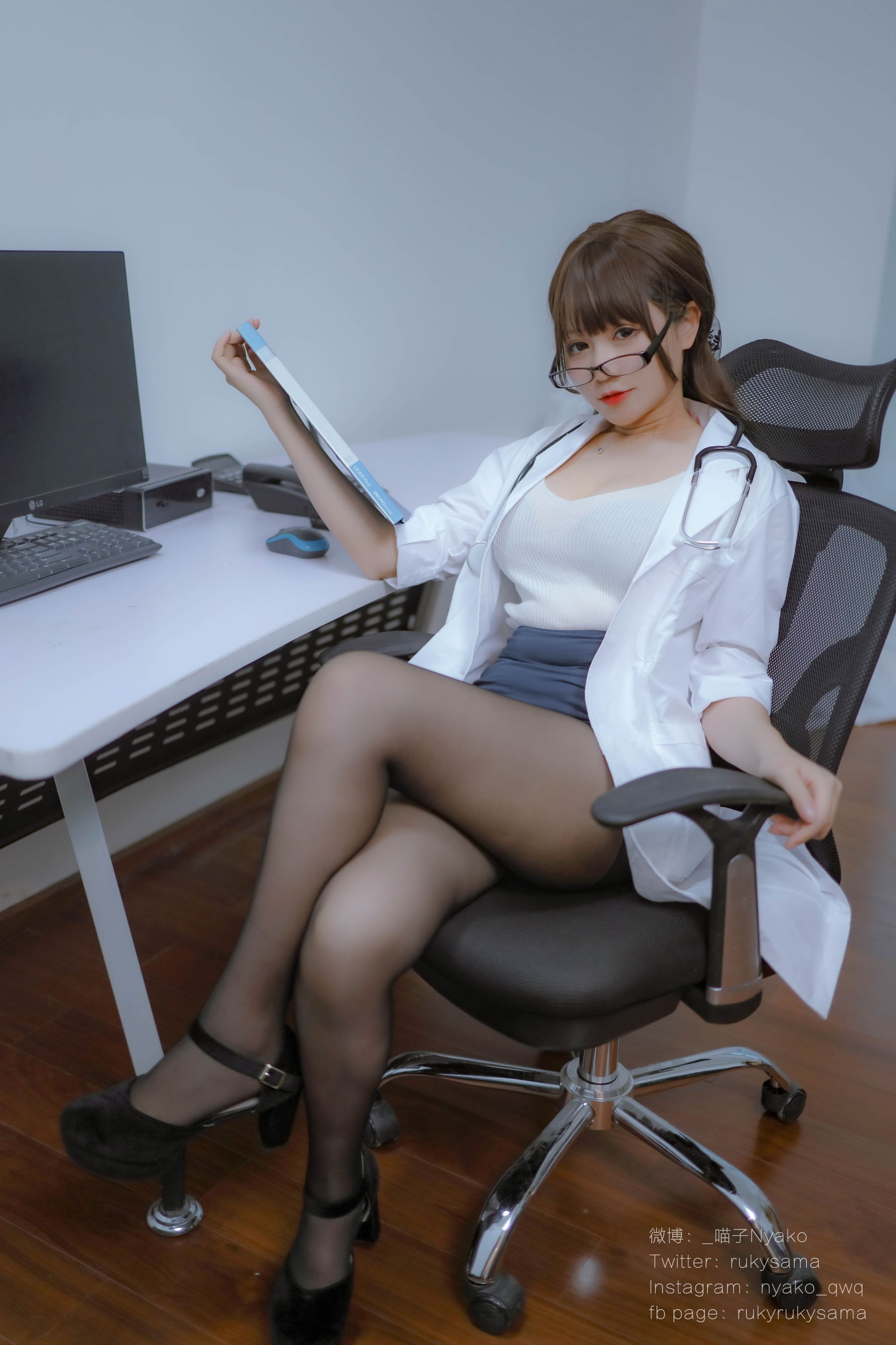 [网红COSER写真] 萌妹子Nyako喵子 - 秘密病栋