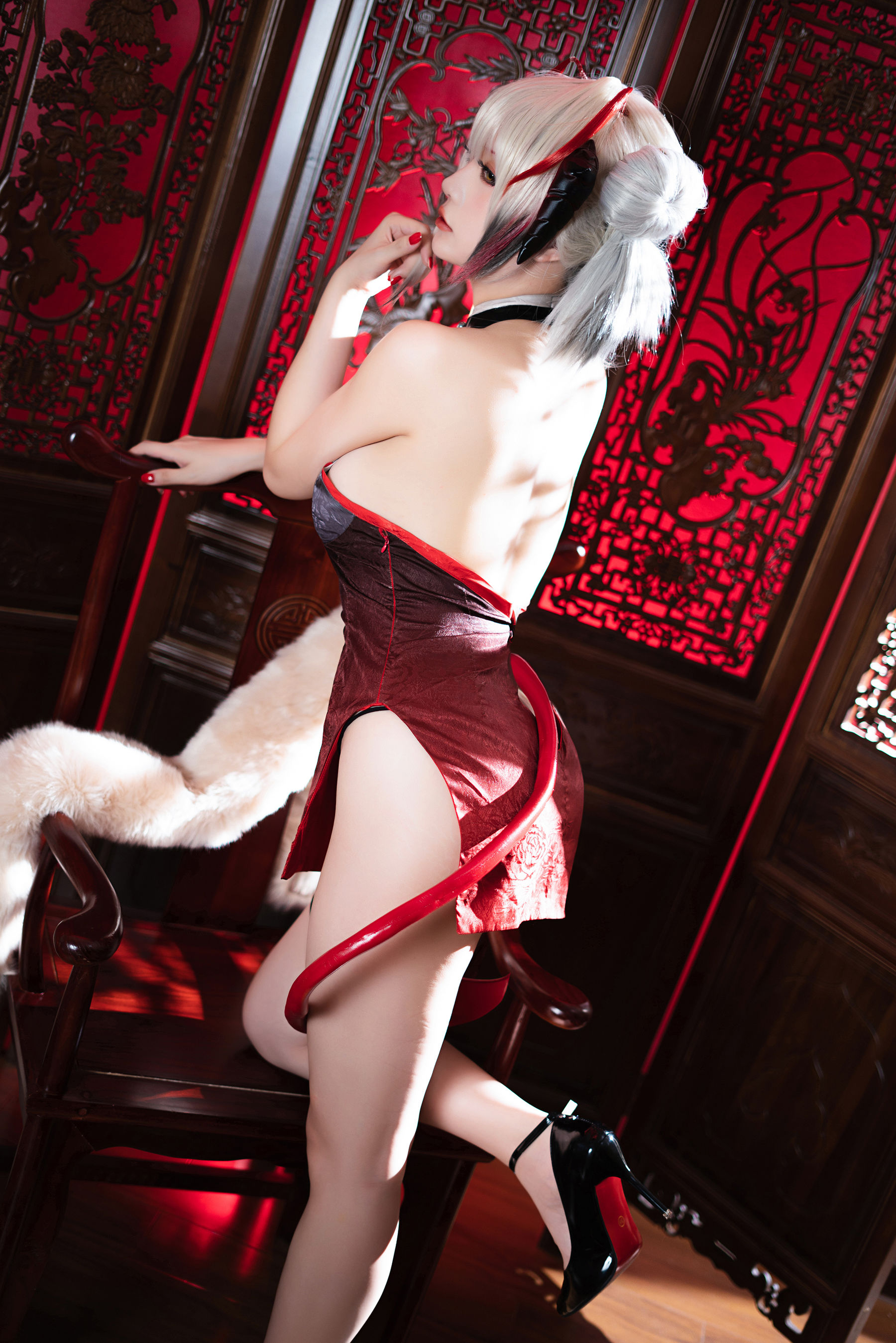 [网红COSER写真] Coser小姐姐星之迟迟 - W-同人旗袍