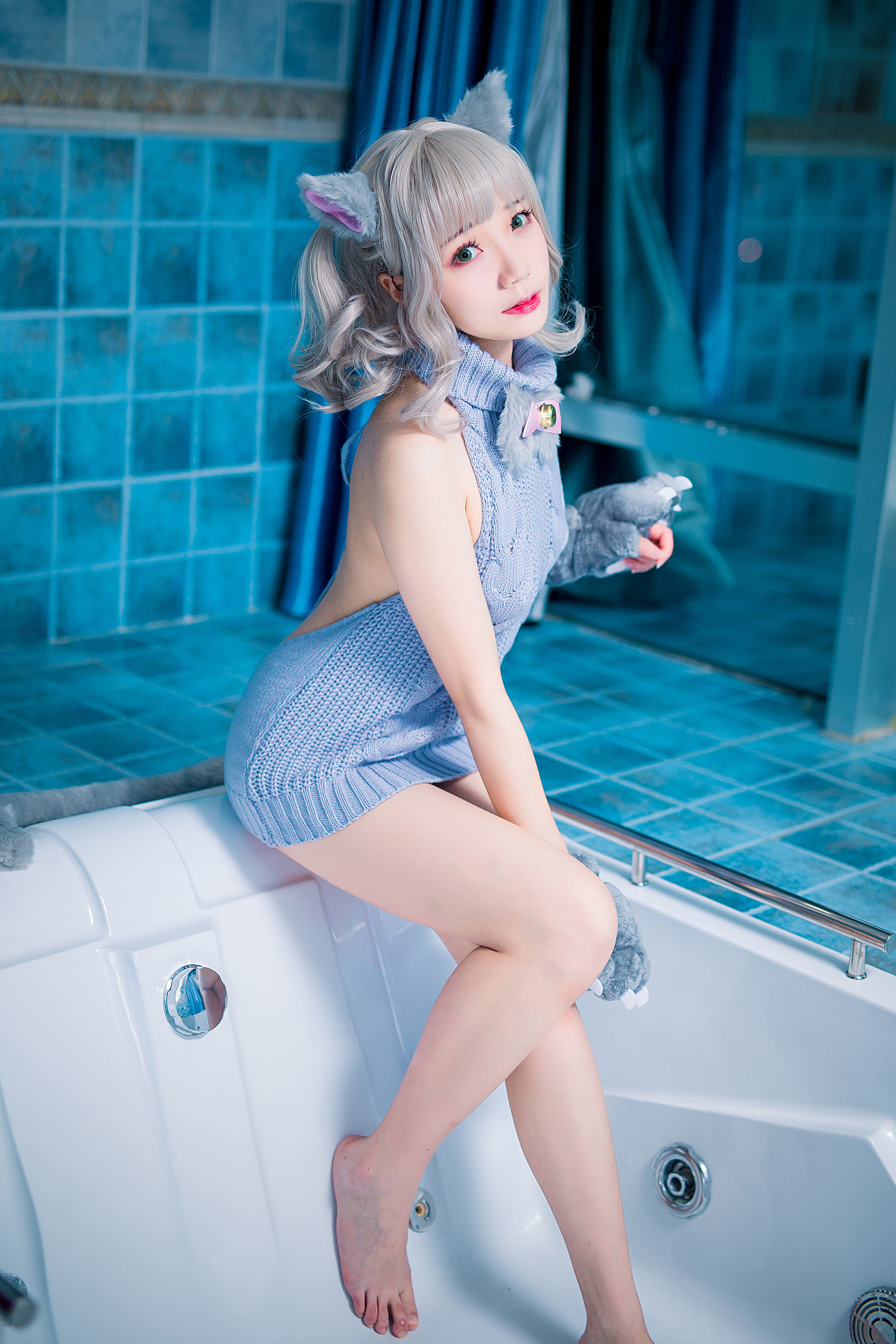 [网红COSER写真] 萝莉福利真央Mao - 露背毛衣