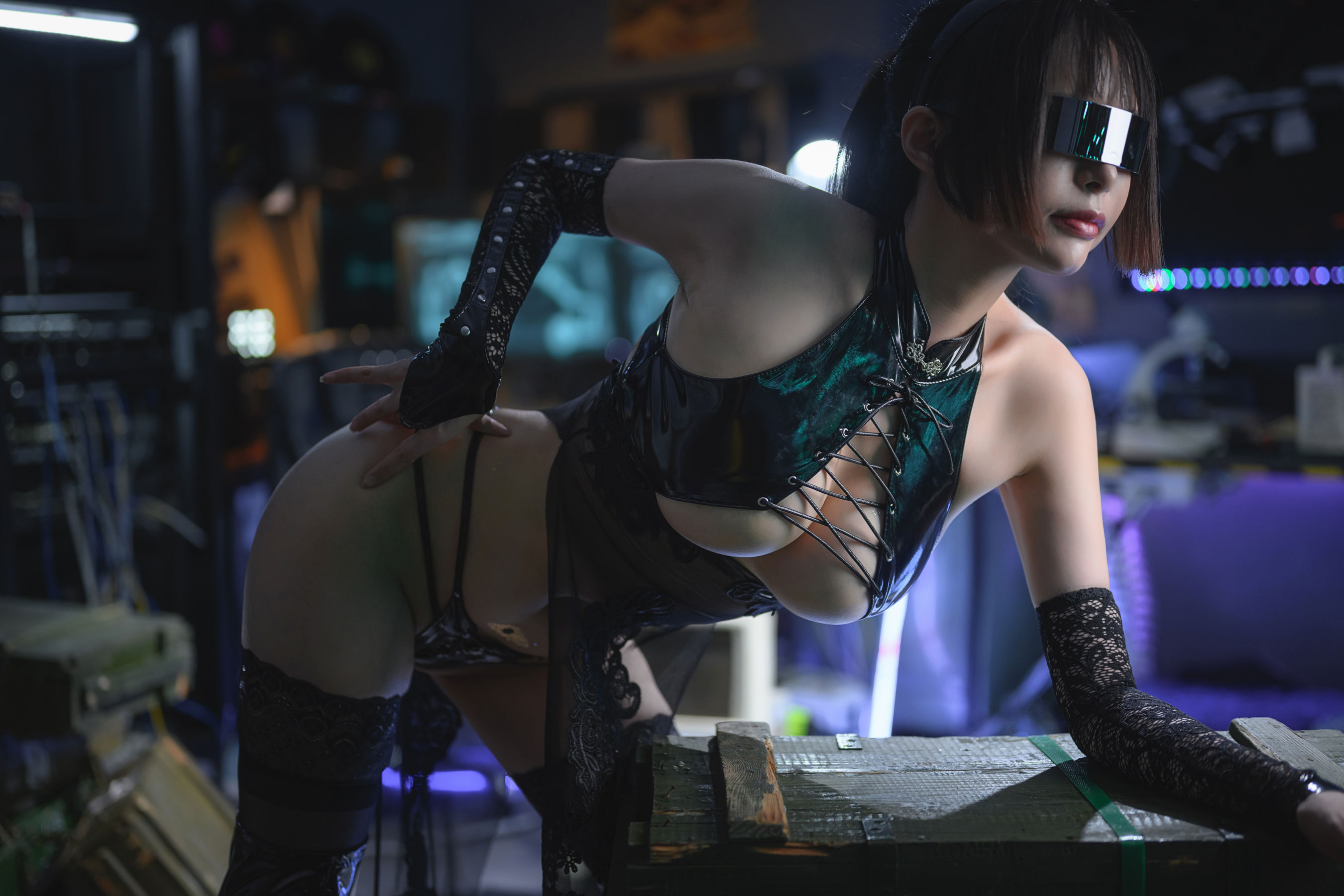 [网红COSER写真] 秋和柯基(夏小秋秋秋) - VR女友(现实篇)