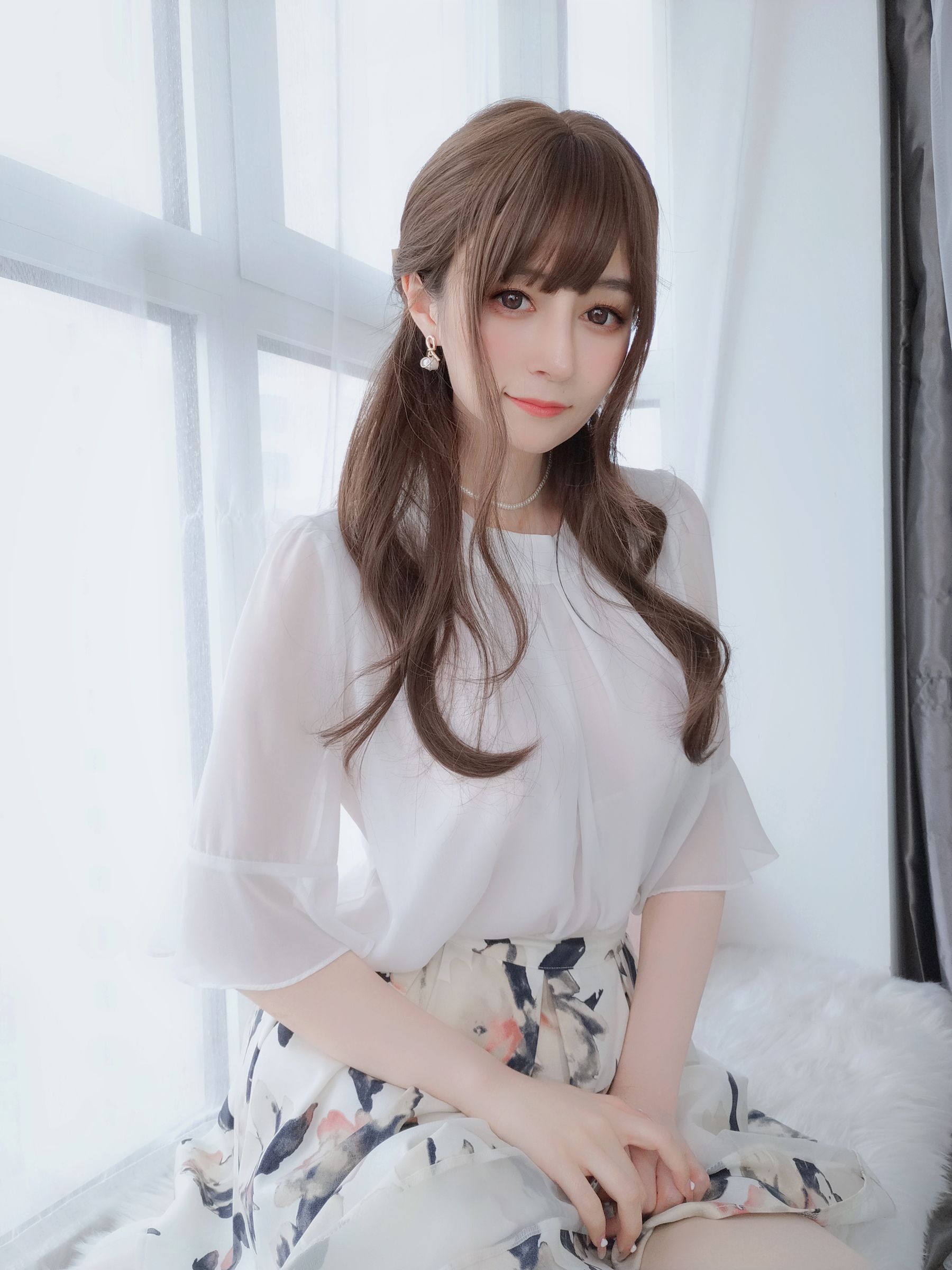 [网红COSER写真] Coser小姐姐白银 - 肉丝人妻