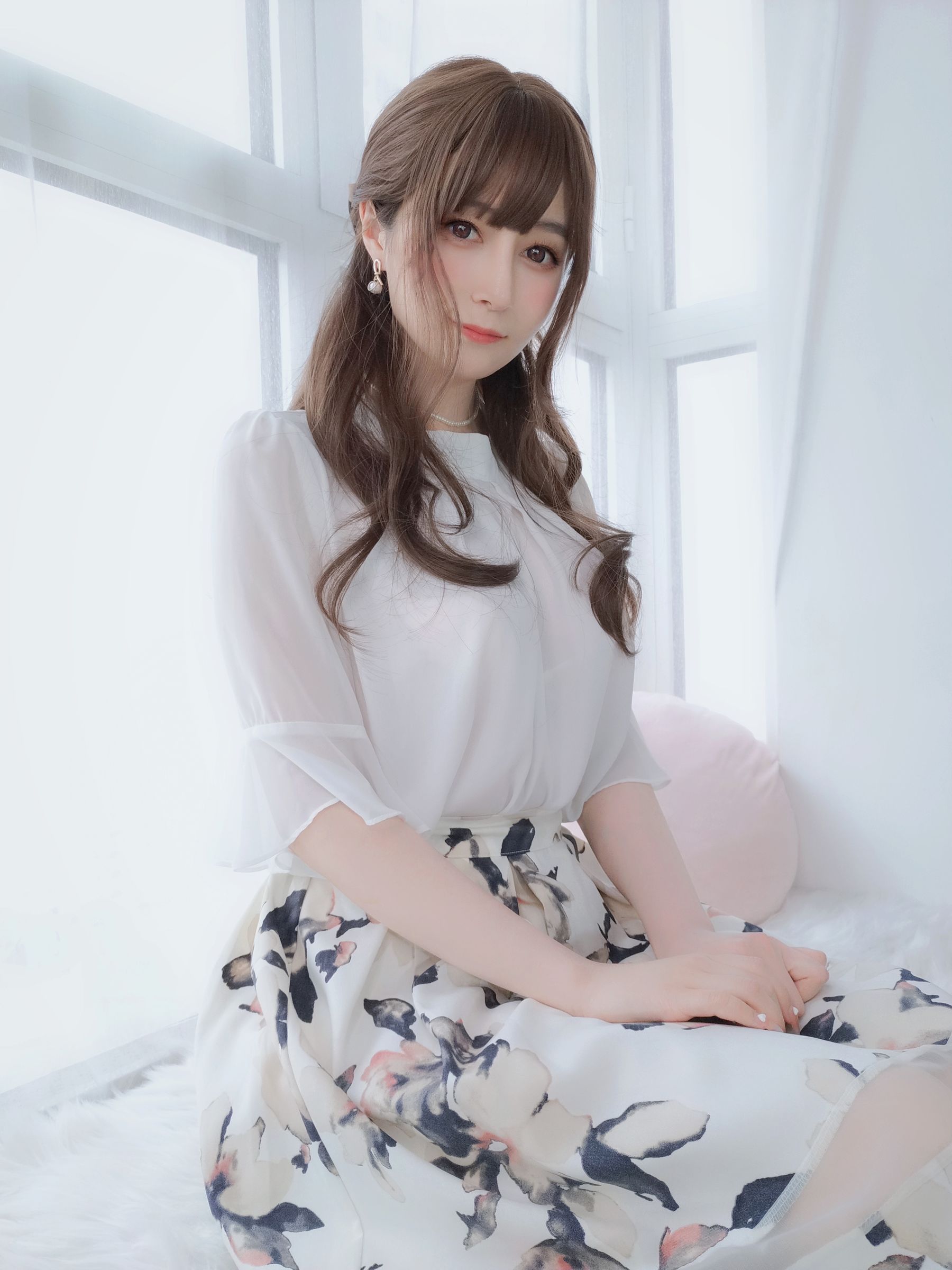 [网红COSER写真] Coser小姐姐白银 - 肉丝人妻