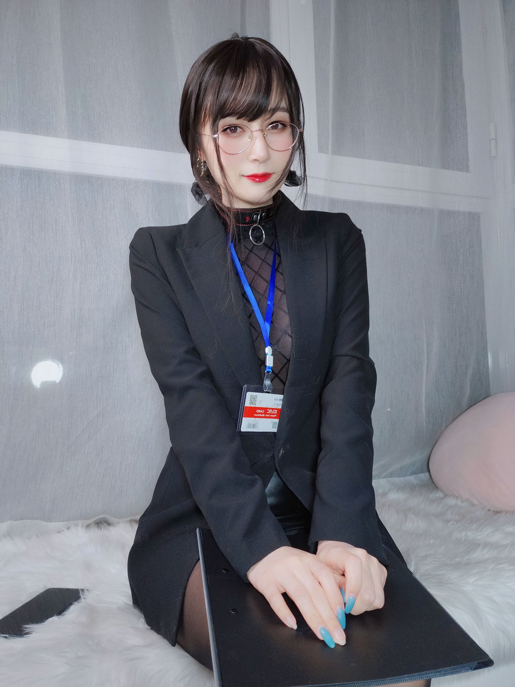 [网红COSER写真] Coser小姐姐白银 - 黑丝情趣